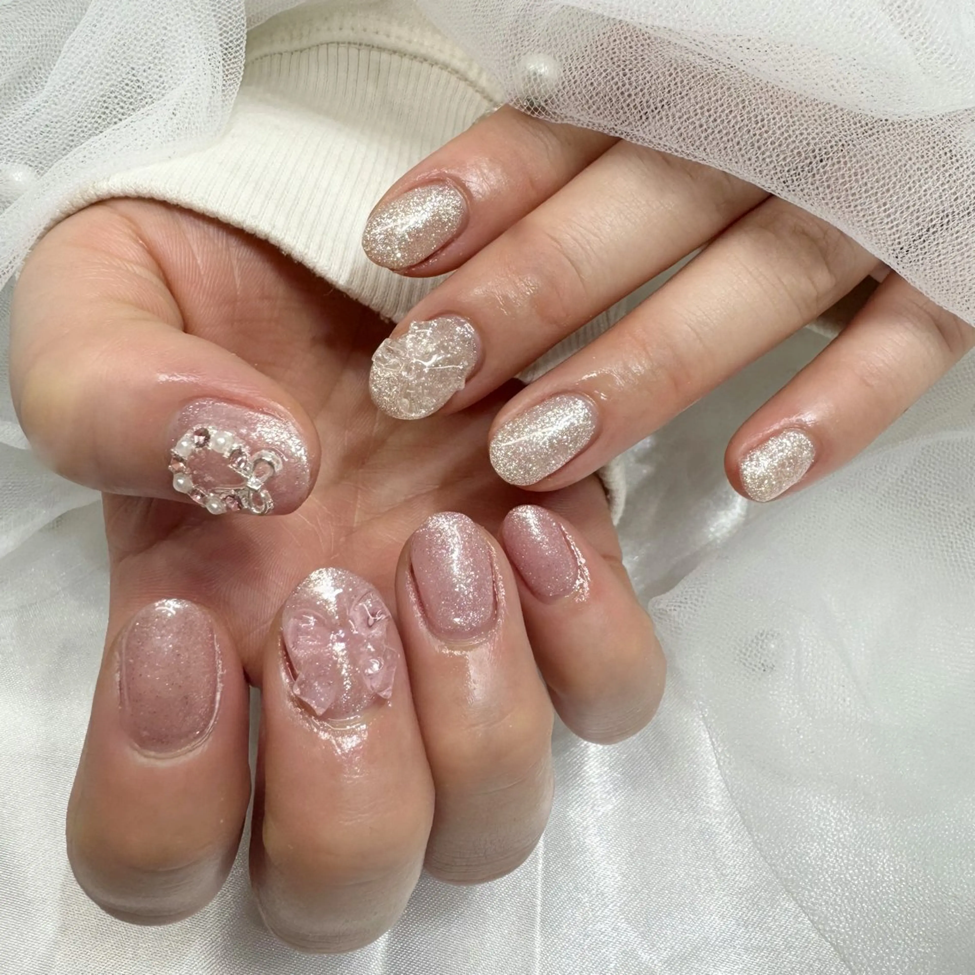 ネイル ラメ(グリッター) ワンカラーネイル リボン 冬ネイル クリスマス ハンドネイル 💫fein. nail💫のネイルデザイン