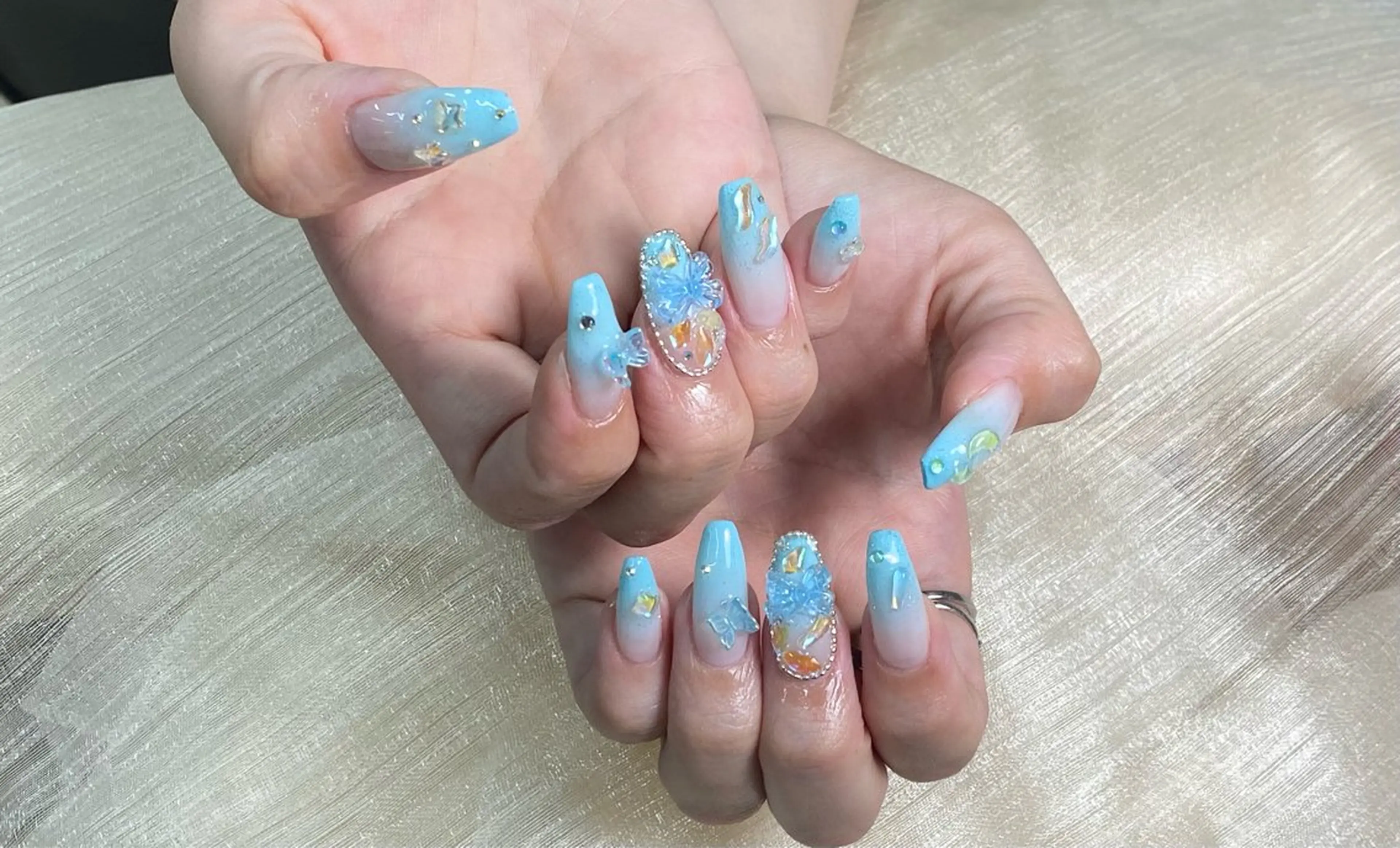 ネイル ハンドネイル ToliyDeliy Keilyのネイルデザイン