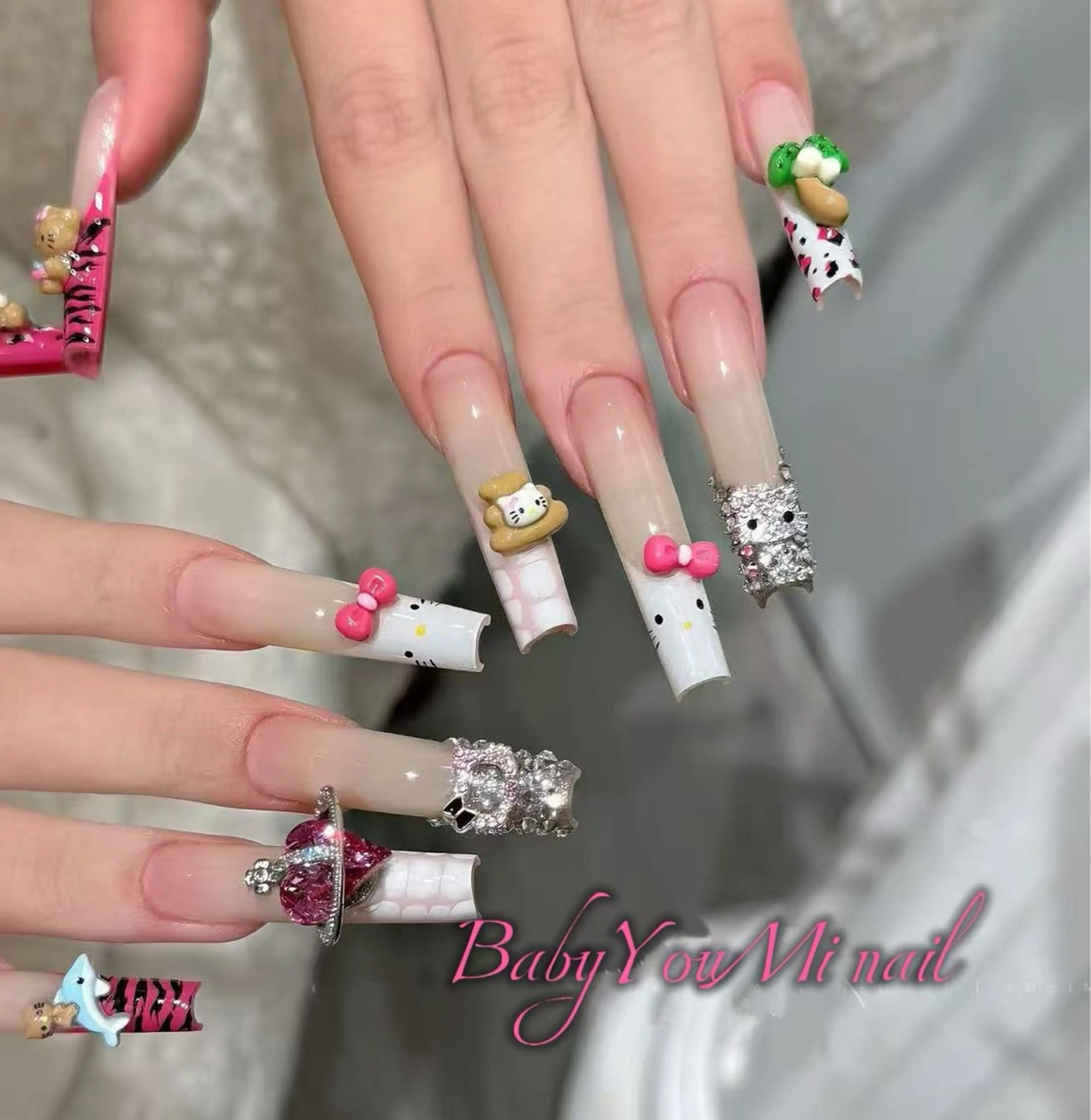 ネイル オーロラネイル フラワーネイル フットネイル フレンチネイル ジェルネイル ハンドネイル BabyYouMi nailのネイルデザイン