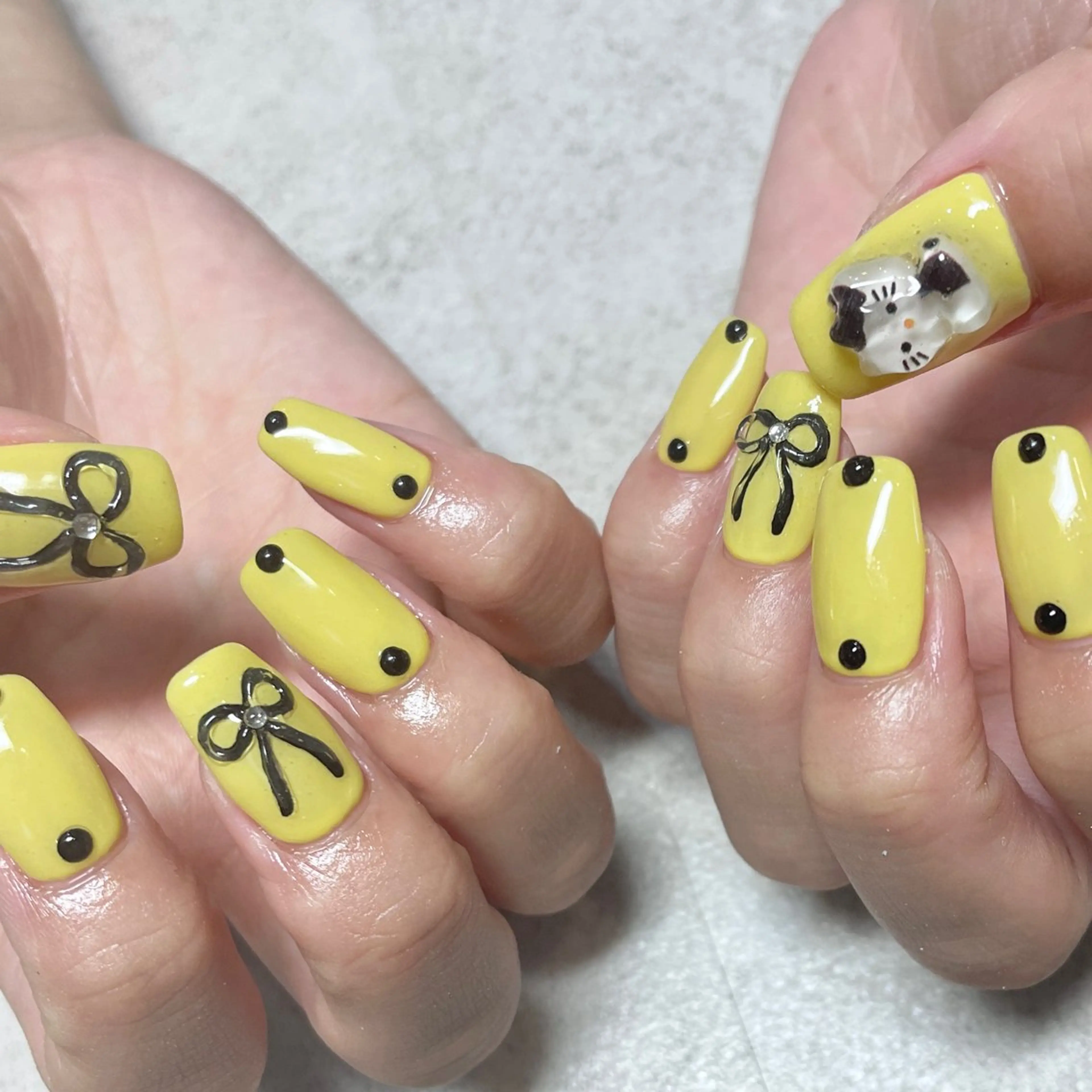 ネイル 韓国ネイル リボン スクエアネイル 黄色 ハンドネイル acs.n所属・ネイル,耳つぼ 風間すみれのその他イメージ