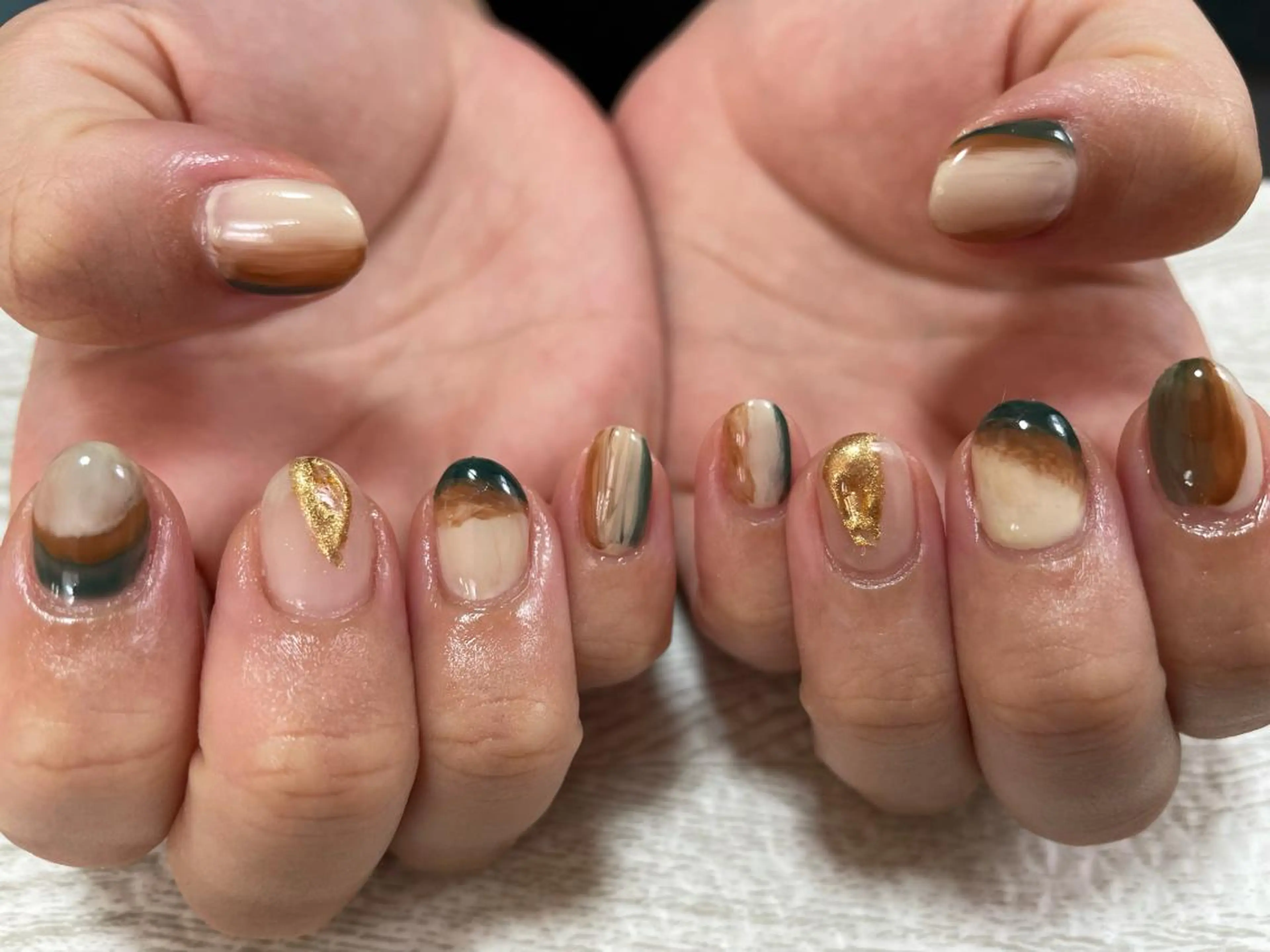 ネイル ミラーネイル ニュアンスネイル ハンドネイル Ulu  Nail 🌱自宅サロンのネイルデザイン