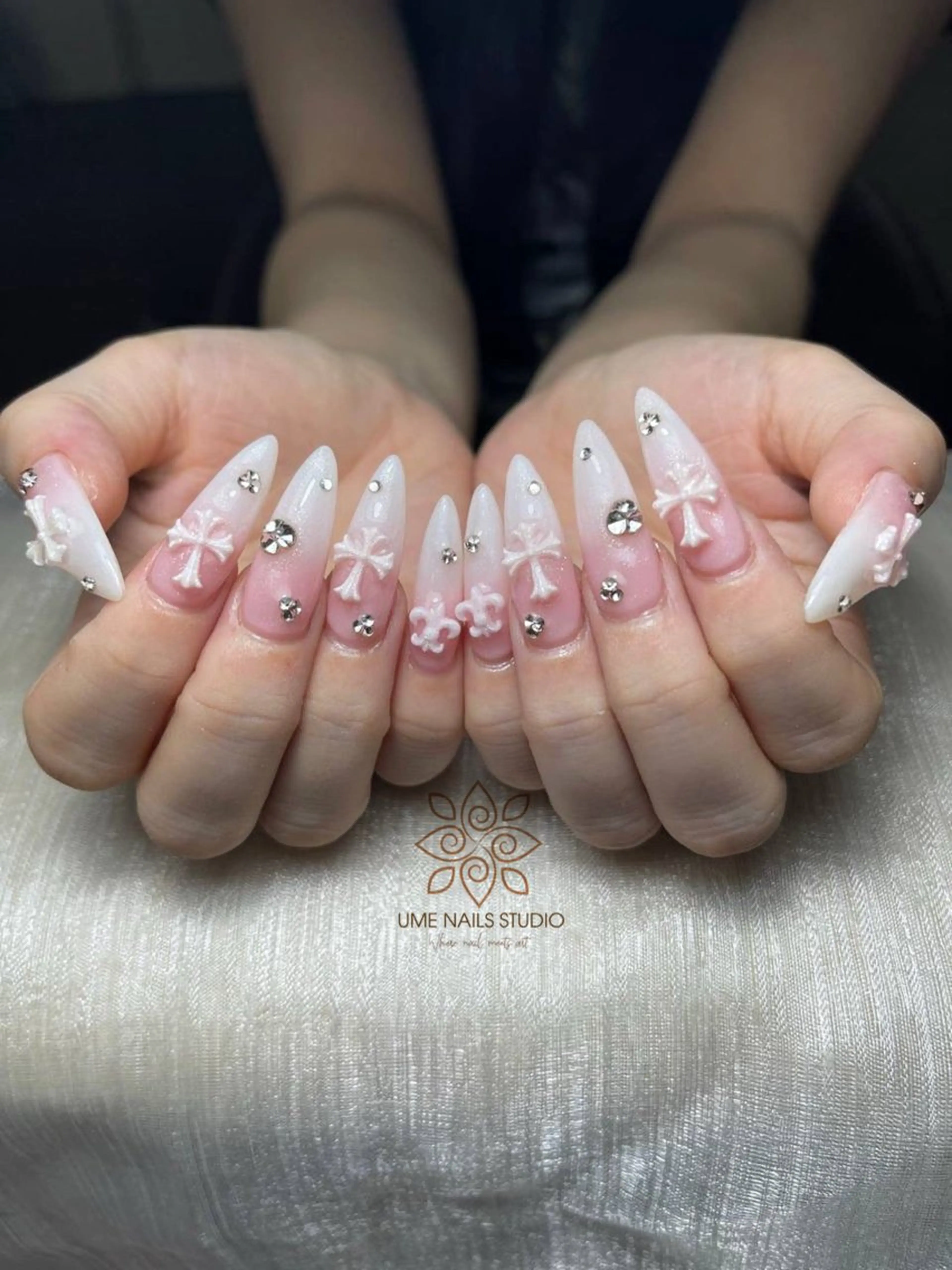ネイル チークネイル クリアネイル ガーリー キラキラネイル 韓国ネイル ハンドネイル Ume Nail Studioのネイルデザイン