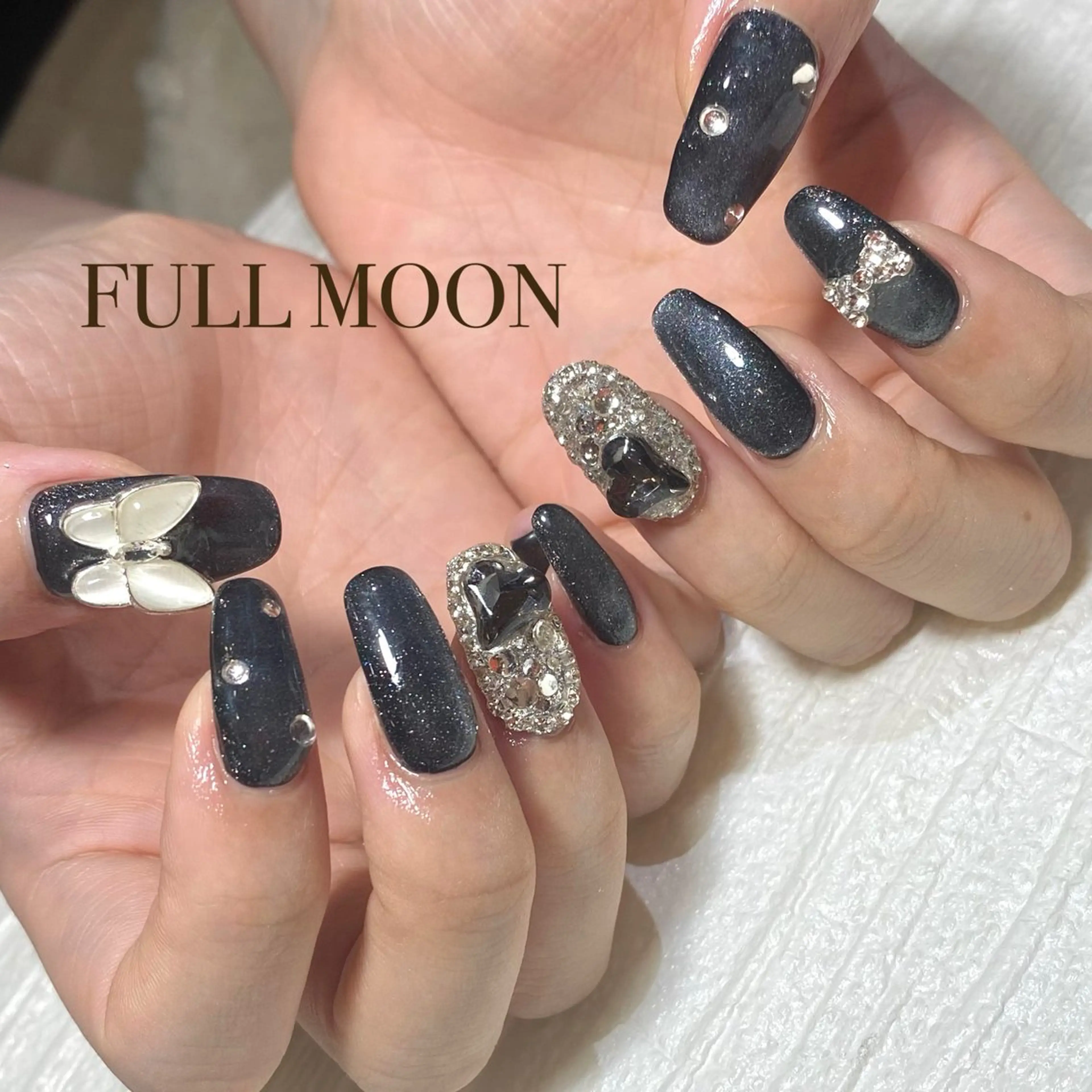 ネイル ハンドネイル FULL MOONのネイルデザイン