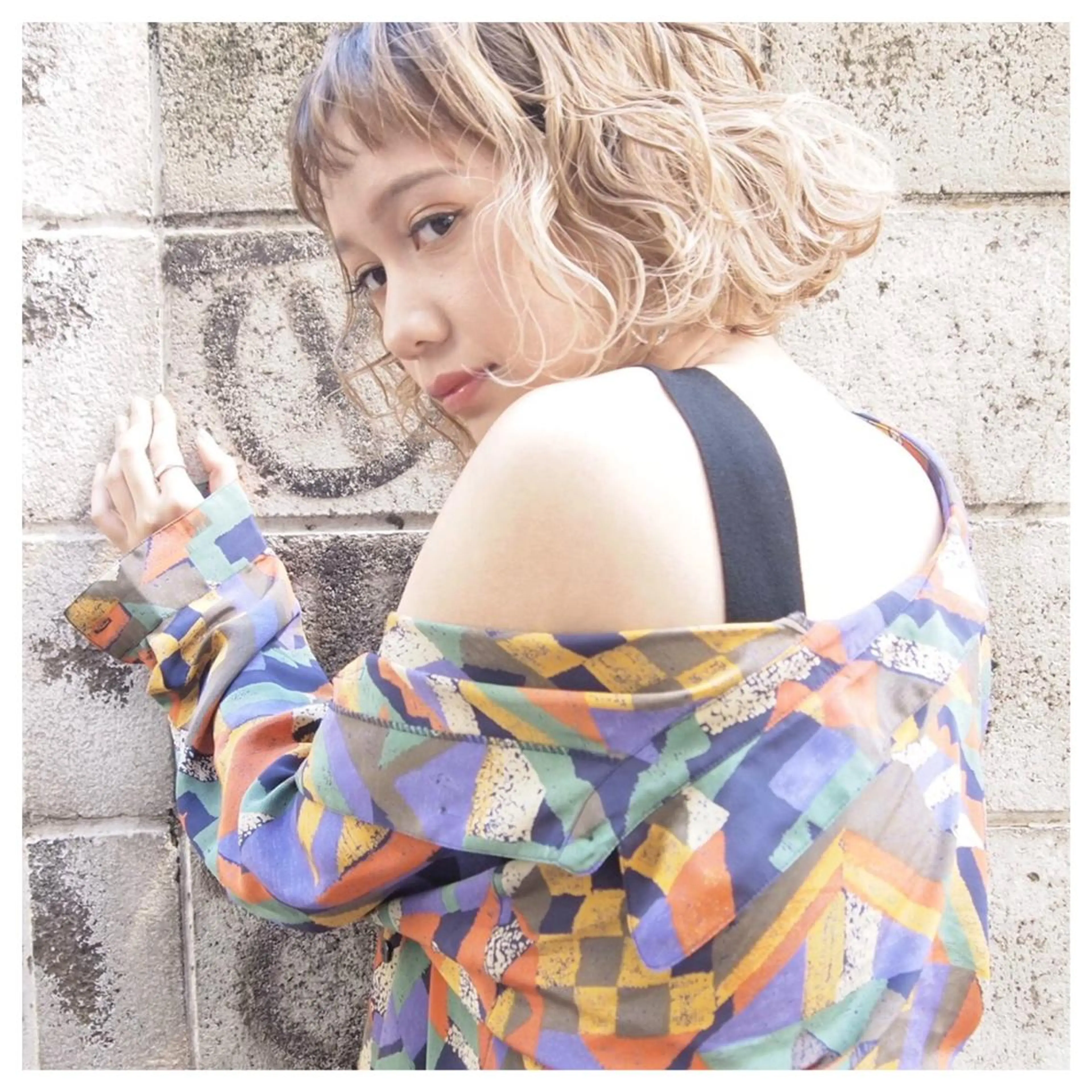 ミディアム カラー ベージュカラー ブリーチ ホワイトベージュ ♡透け感カラー 大賀哲平♡のヘアスタイル