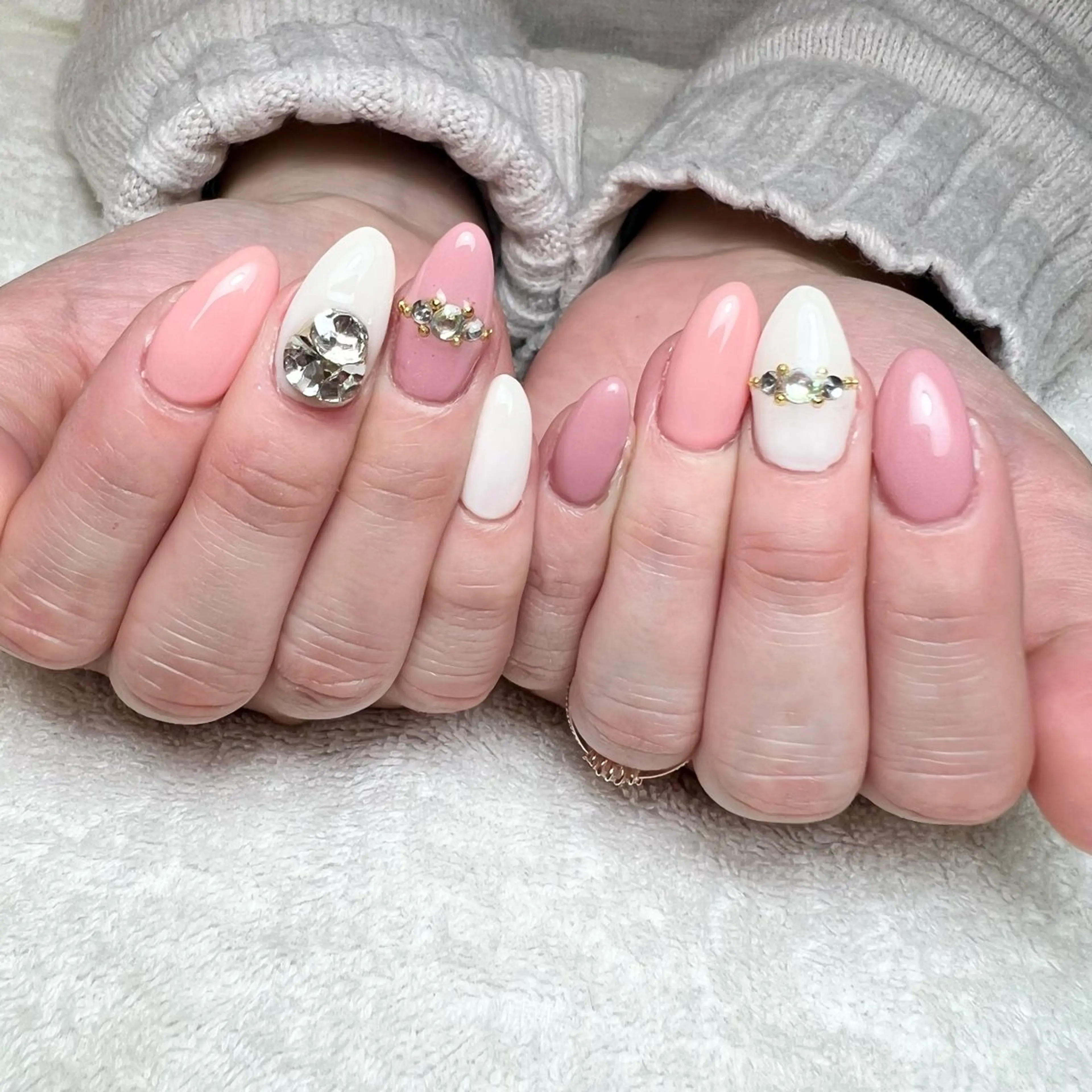 ネイル ピンク 春ネイル ハンドネイル COCO+所属・COCO +のエステ・リラクイメージ