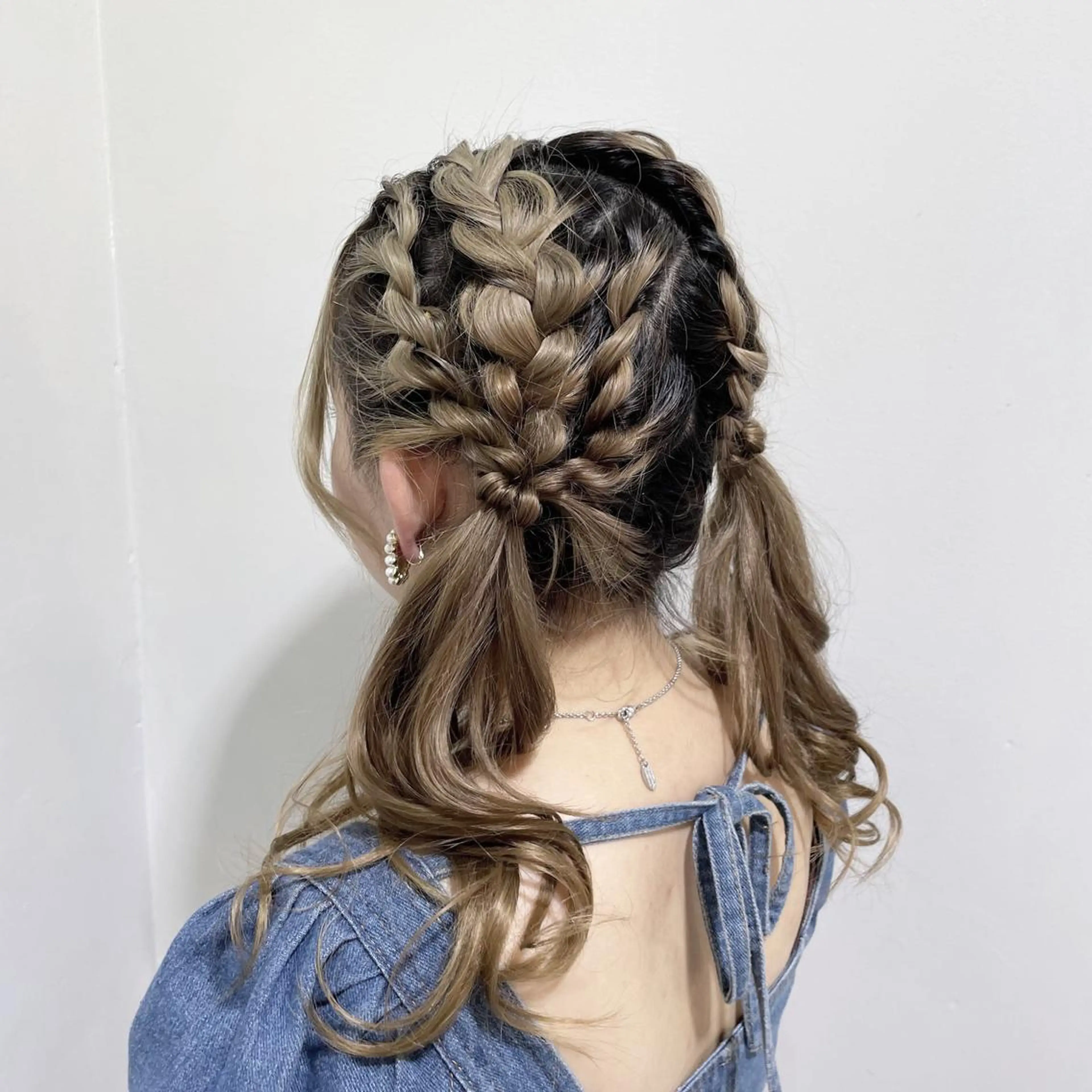 ヘアアレンジ キッズ ツインテール 子どものヘアアレンジ 透明感カラー/ 縮毛矯正/咲希のヘアスタイル