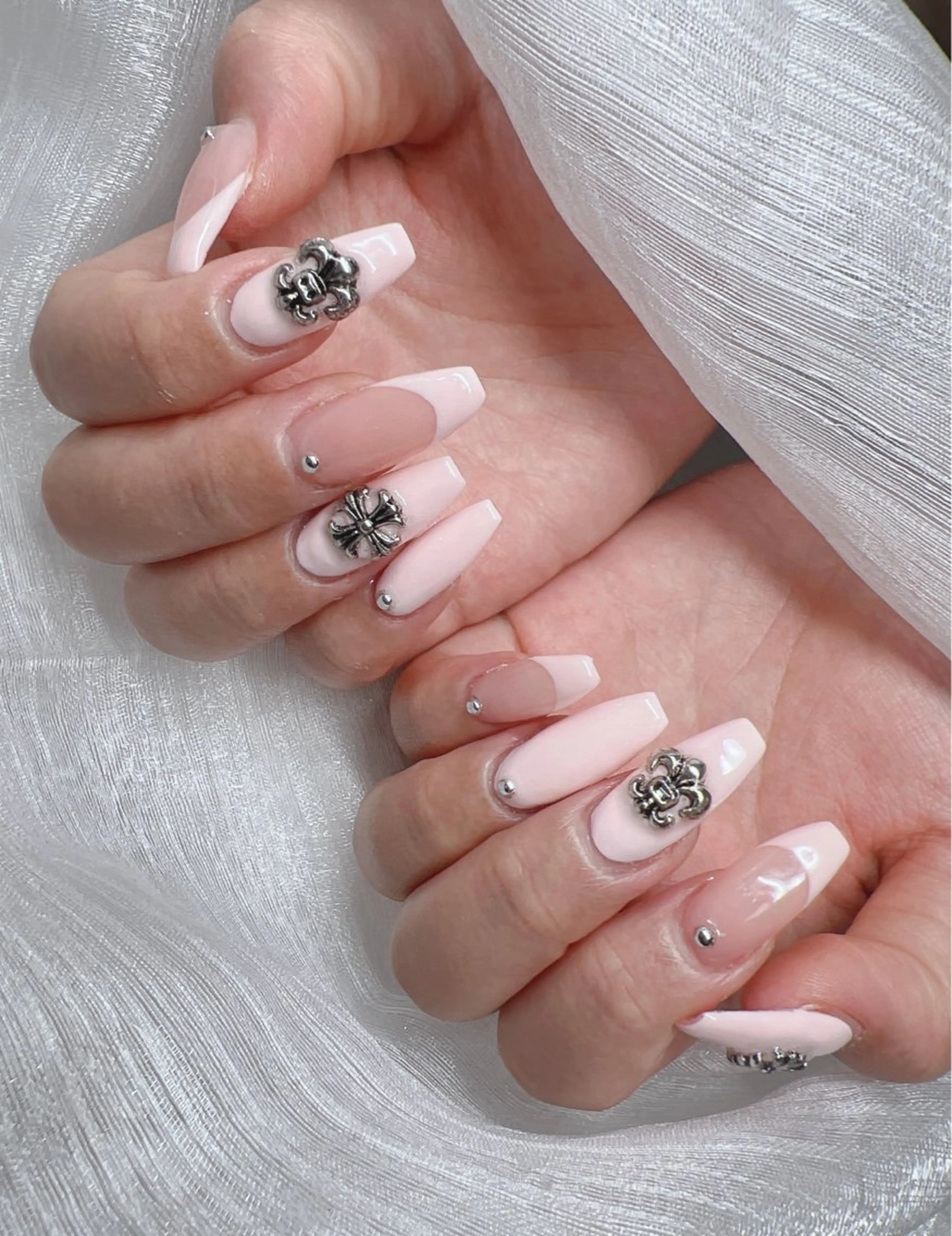 ネイル 長さ出し グラデーション キラキラネイル マグネットネイル ニュアンスネイル ハンドネイル Lee Nails チップ長さだし専門店のネイルデザイン