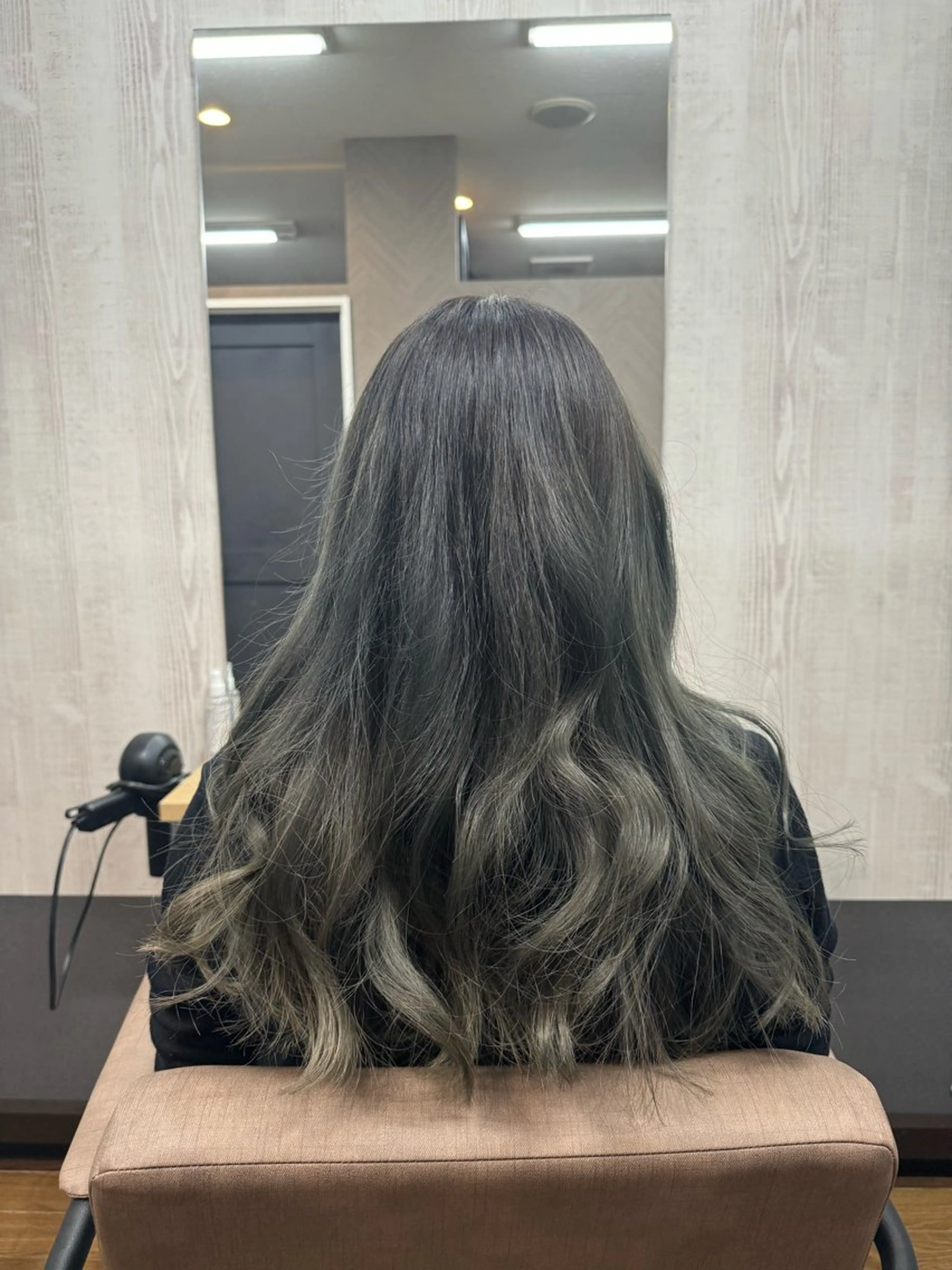 セミロング アッシュ トリートメント カット ヘアカラー トリートメント TELA HAIR 稲毛店　千尋のヘアスタイル