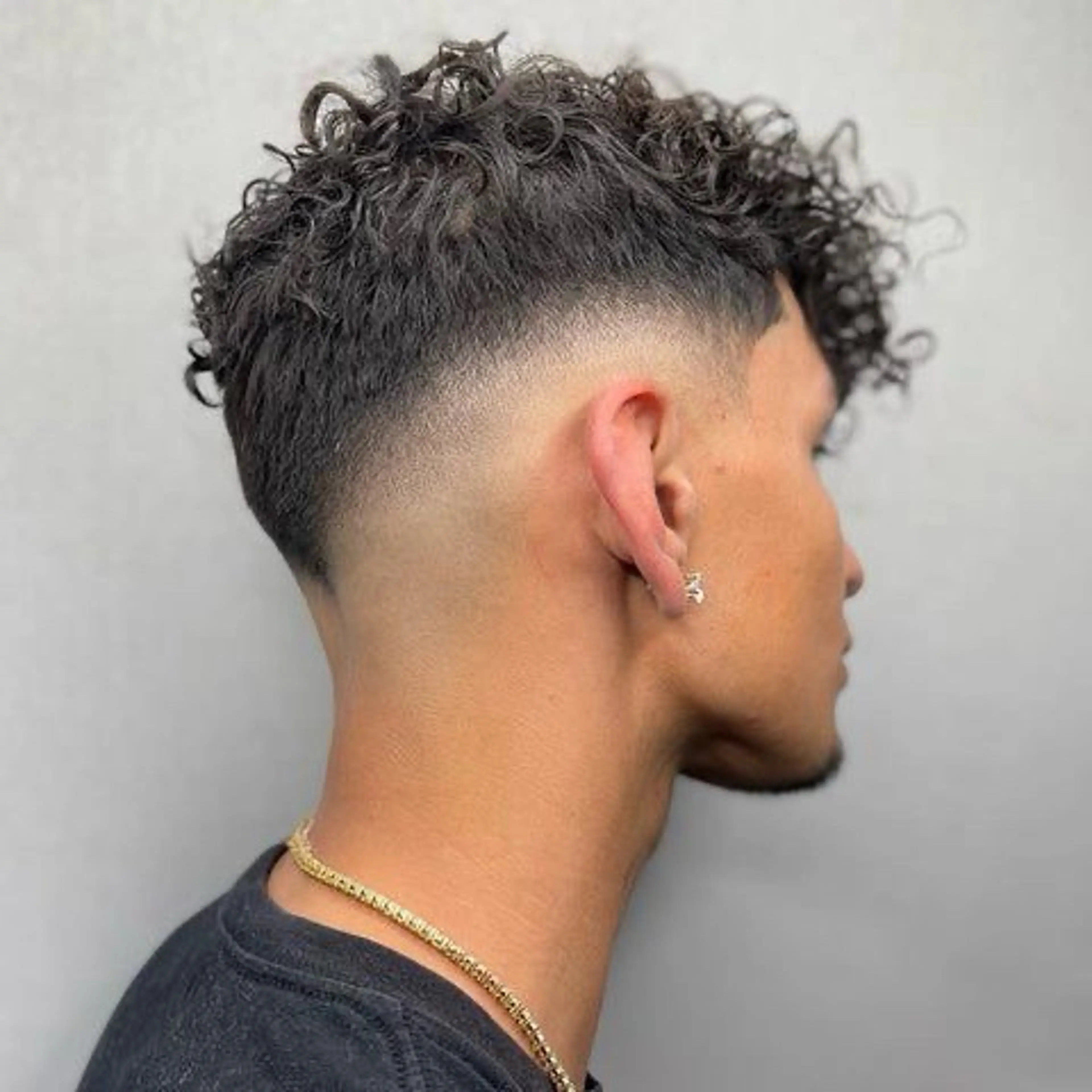 メンズ カット パーマ フェードパーマ 新倉幸之助のヘアスタイル
