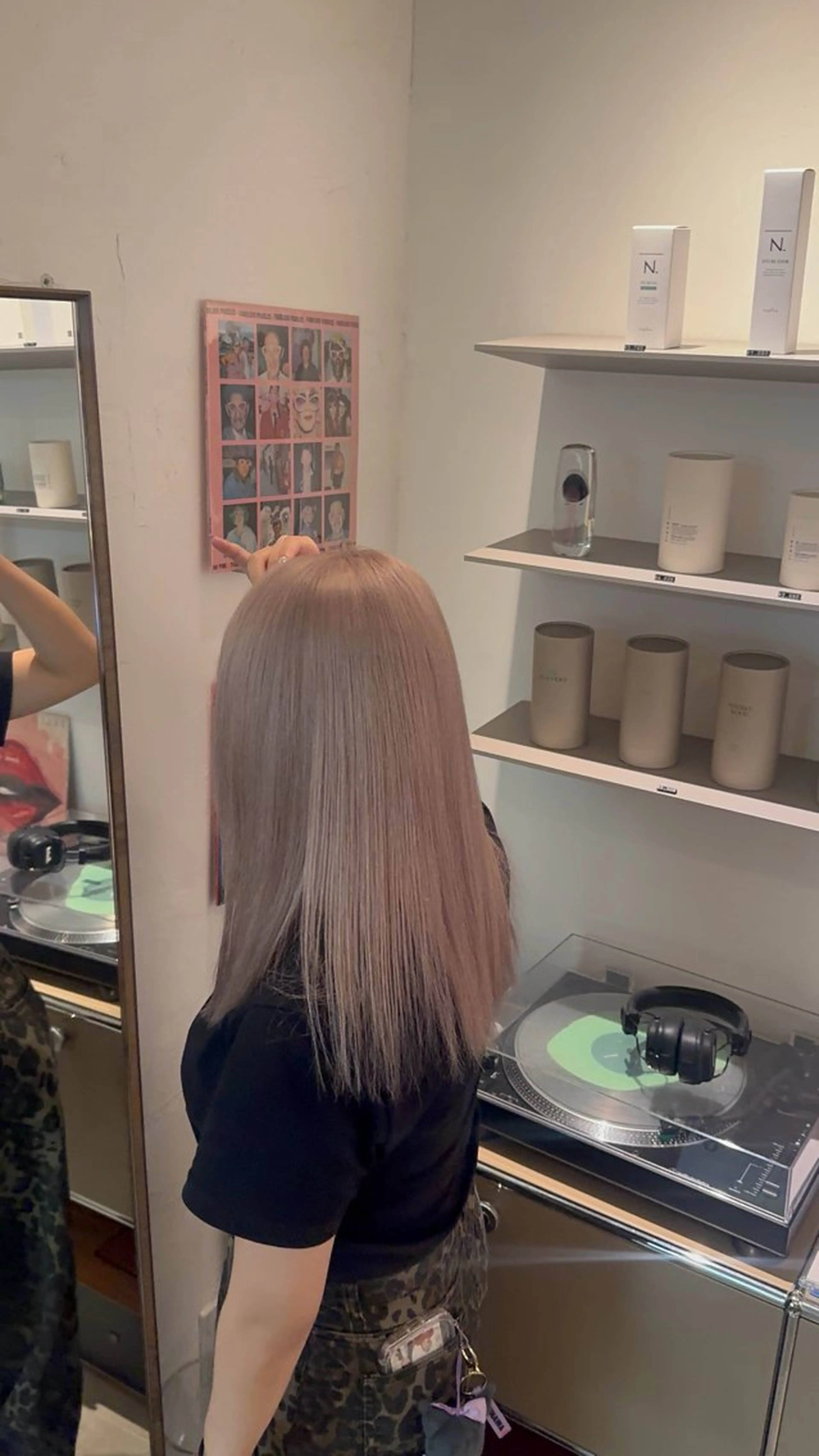 セミロング カラー ブロンド シルバー ヘアカラー Tsukasa/ ハイトーン/寒色のヘアスタイル