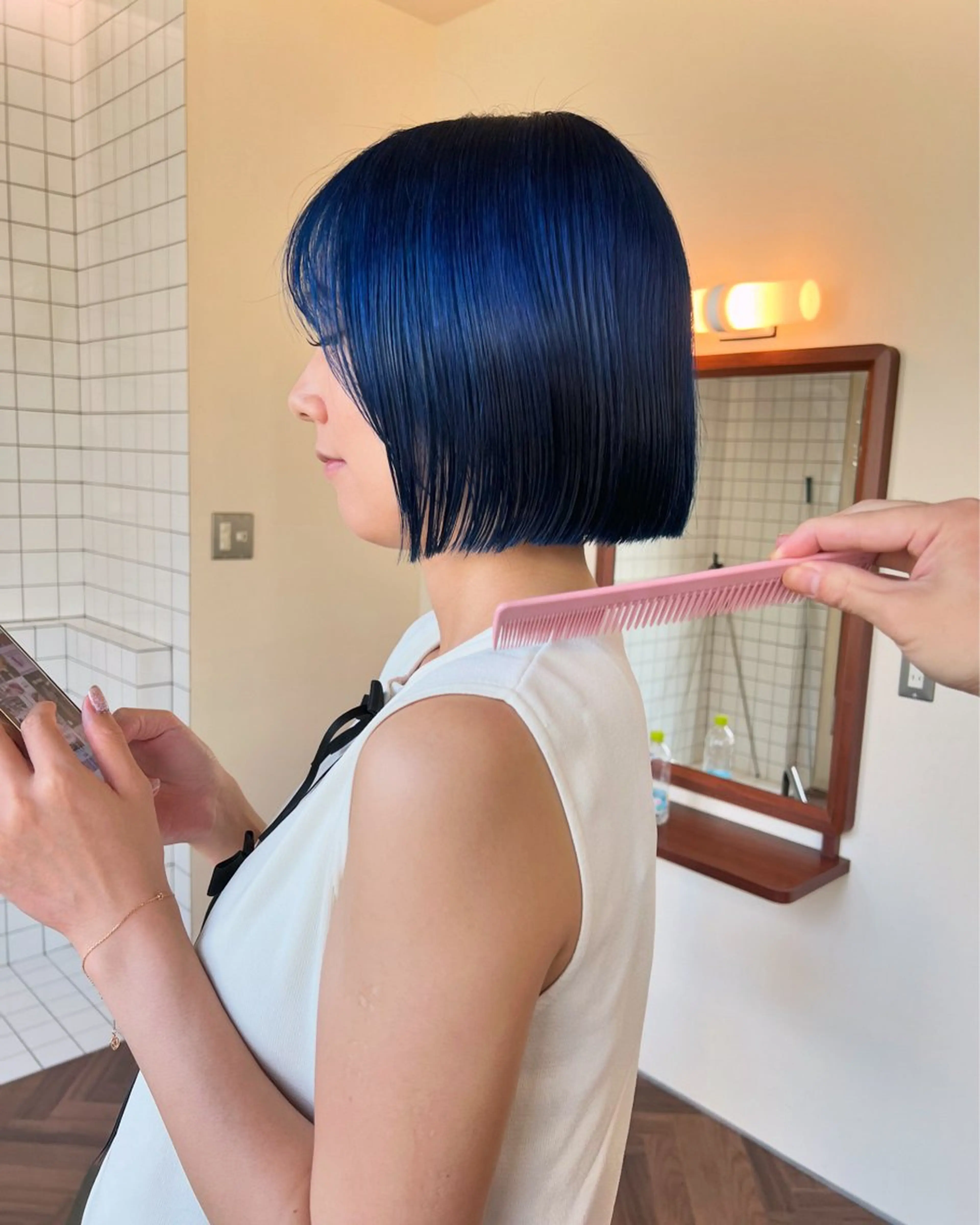 ミディアム カラー アッシュ アッシュブラウン ブリーチ ブラウンカラー ケアブリーチ ヘアカラー トリートメント ヘアセット ニュアンスレイヤー ハイトーンカラーのヘアスタイル