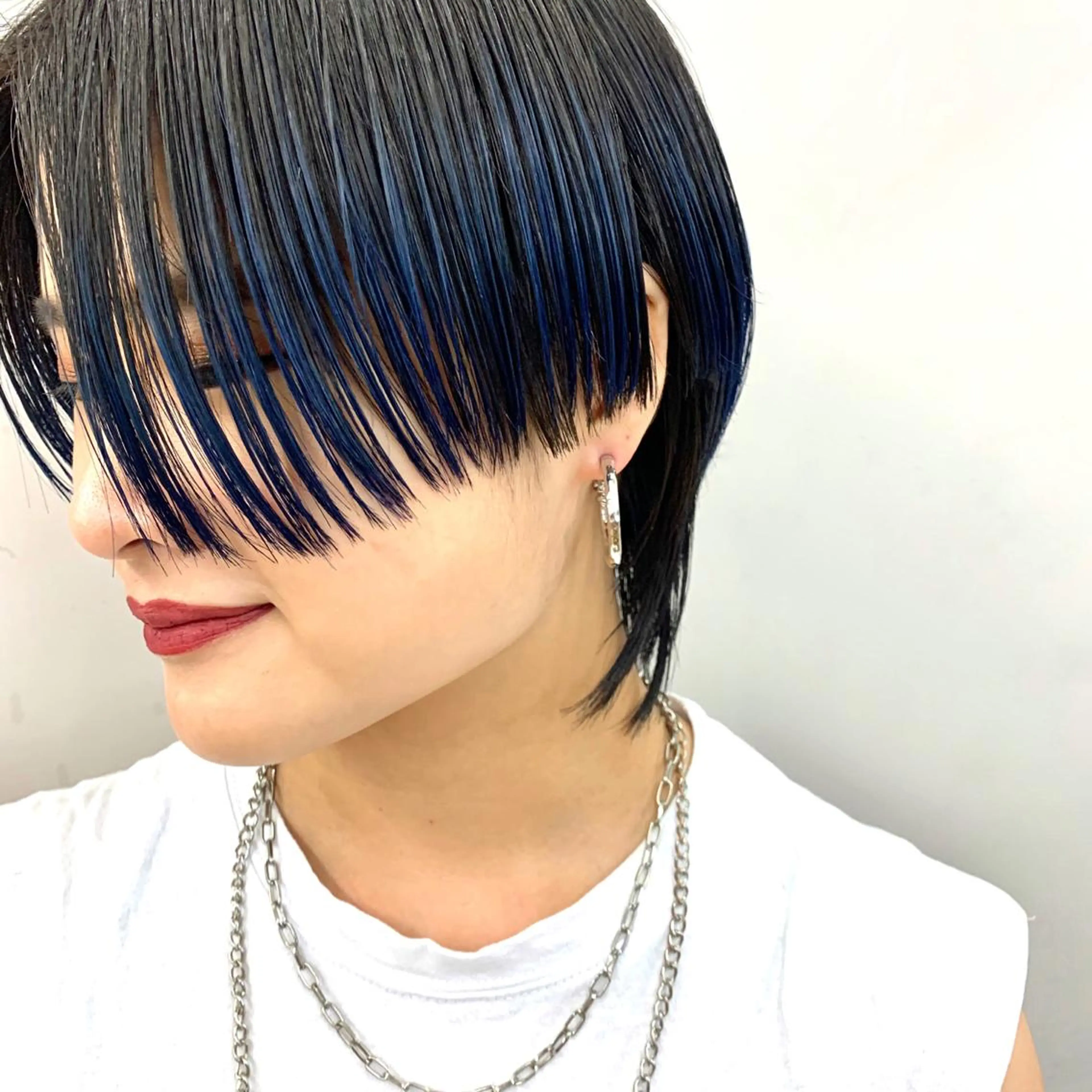 ショート カラー ブルーカラー グラデーションカラー ウルフカット カット ヘアカラー トリートメント 豊浦 翔太のヘアスタイル
