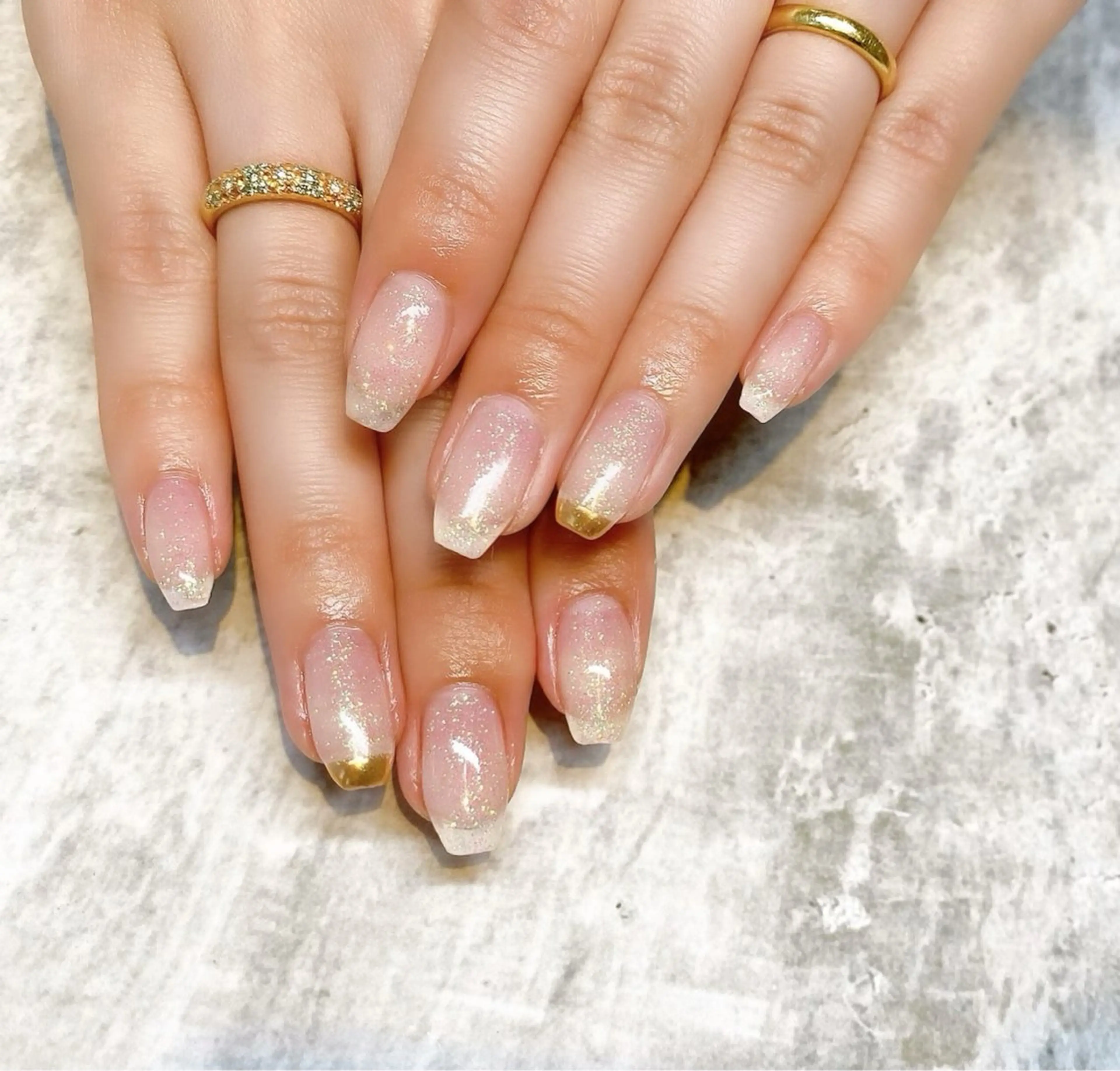 ネイル オーロラネイル ラメ(グリッター) ミラーネイル Aoi💅🏻 表参道のネイルデザイン