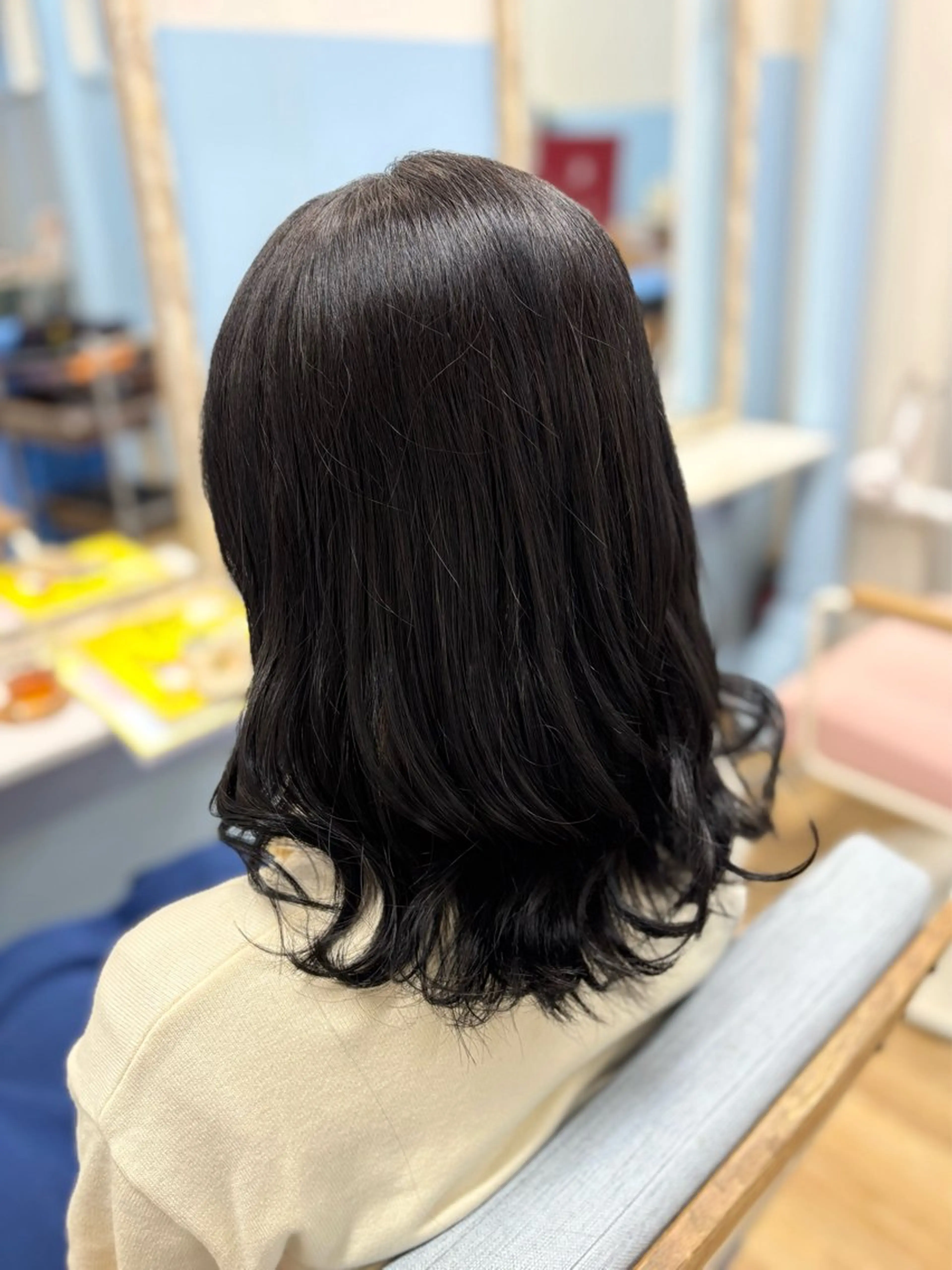 ミディアム カラー ヘアアレンジ 黒髪 ブルーカラー ブルーブラック ヘアカラー ナギサ 🐶のヘアスタイル