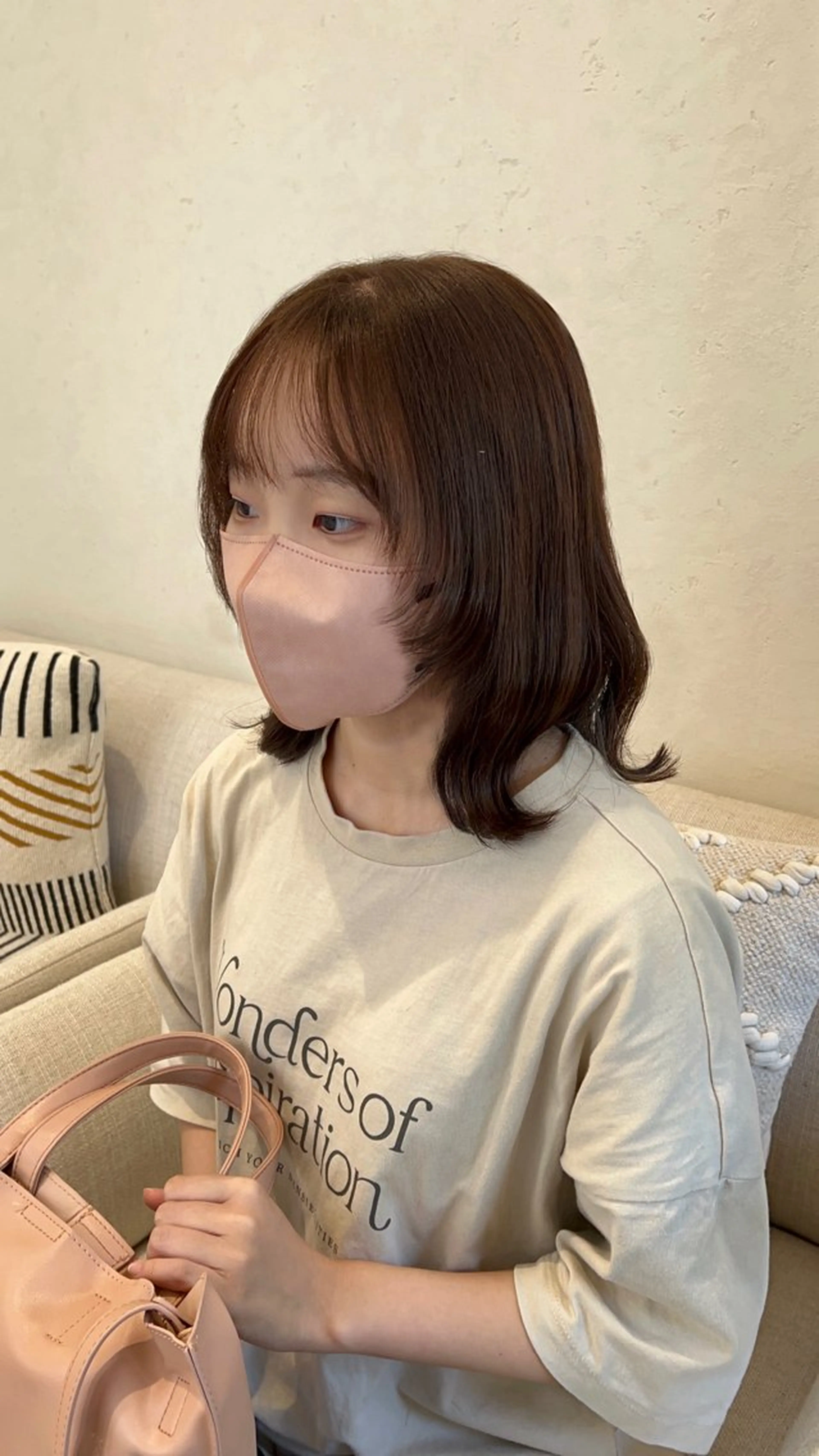 ミディアム カラー ブリーチ グレージュ 外ハネヘア カット ヘアカラー amiehairroom所属・むらたナチュラルパー マ🌀透明感カラーのヘアスタイル