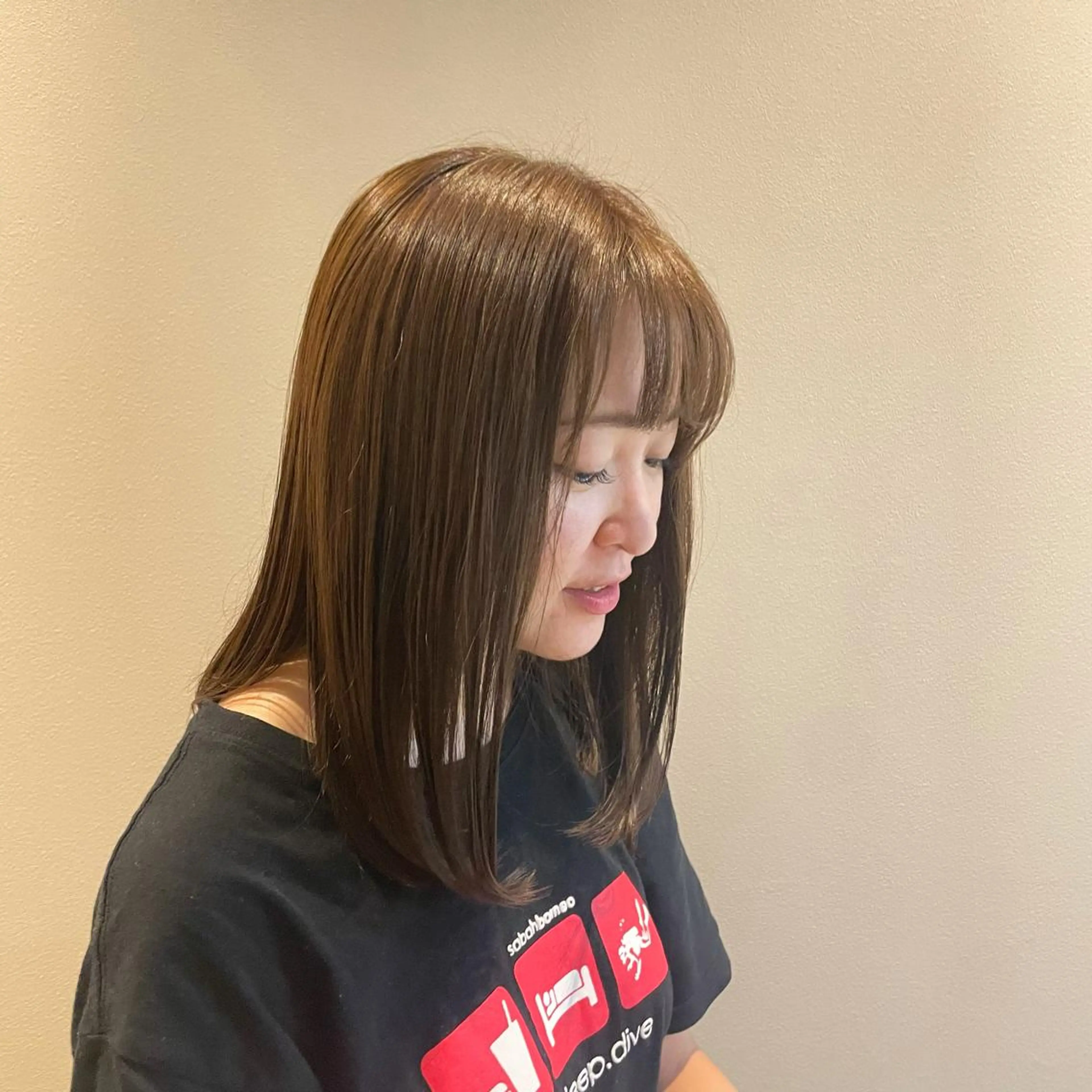 セミロング cinq PROJECT所属・ミルクティーベージュ /三村克彦のヘアスタイル