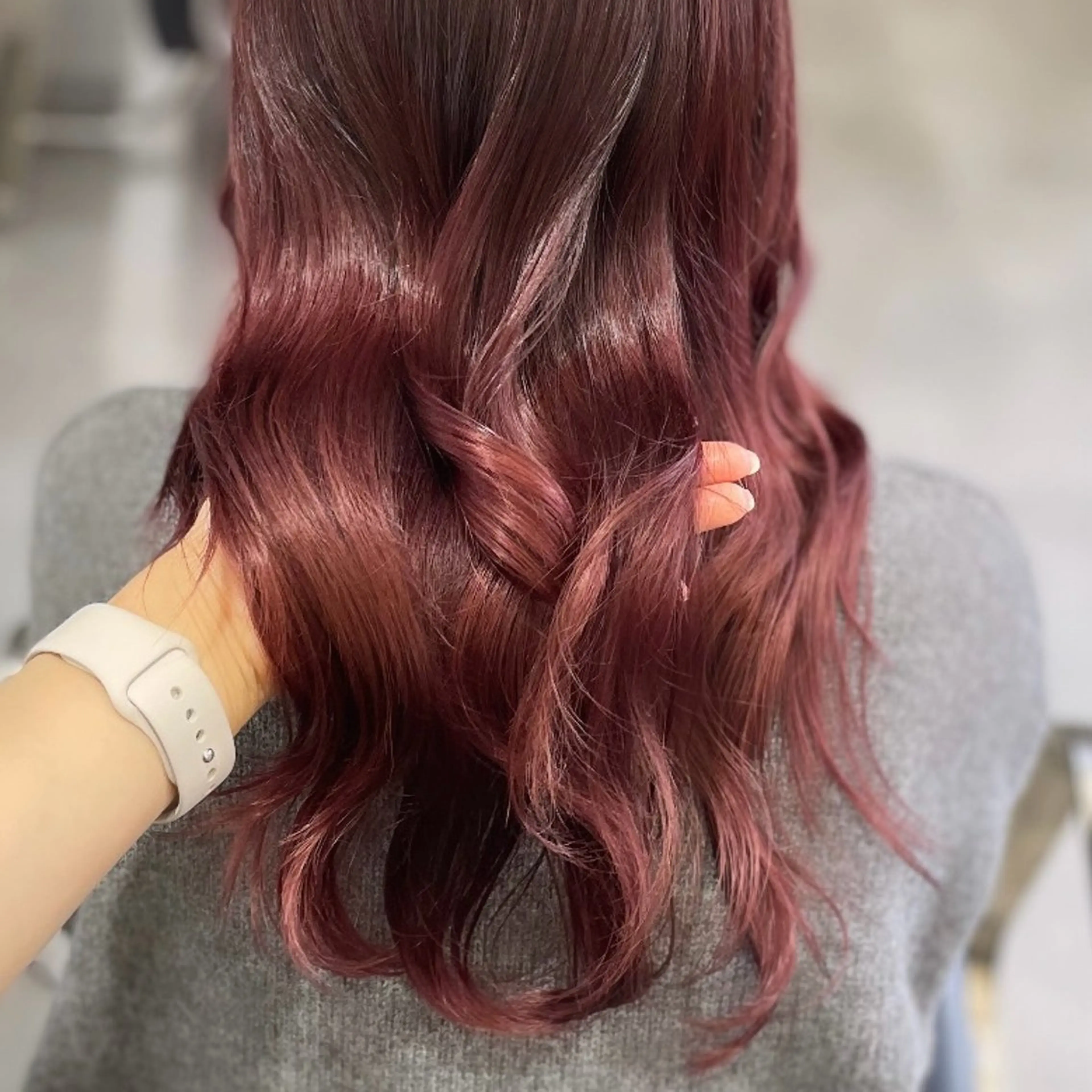 セミロング カラー ブリーチ ピンクカラー ヘアカラー Rui/透明感カラー 暖色/レイヤーカットのヘアスタイル