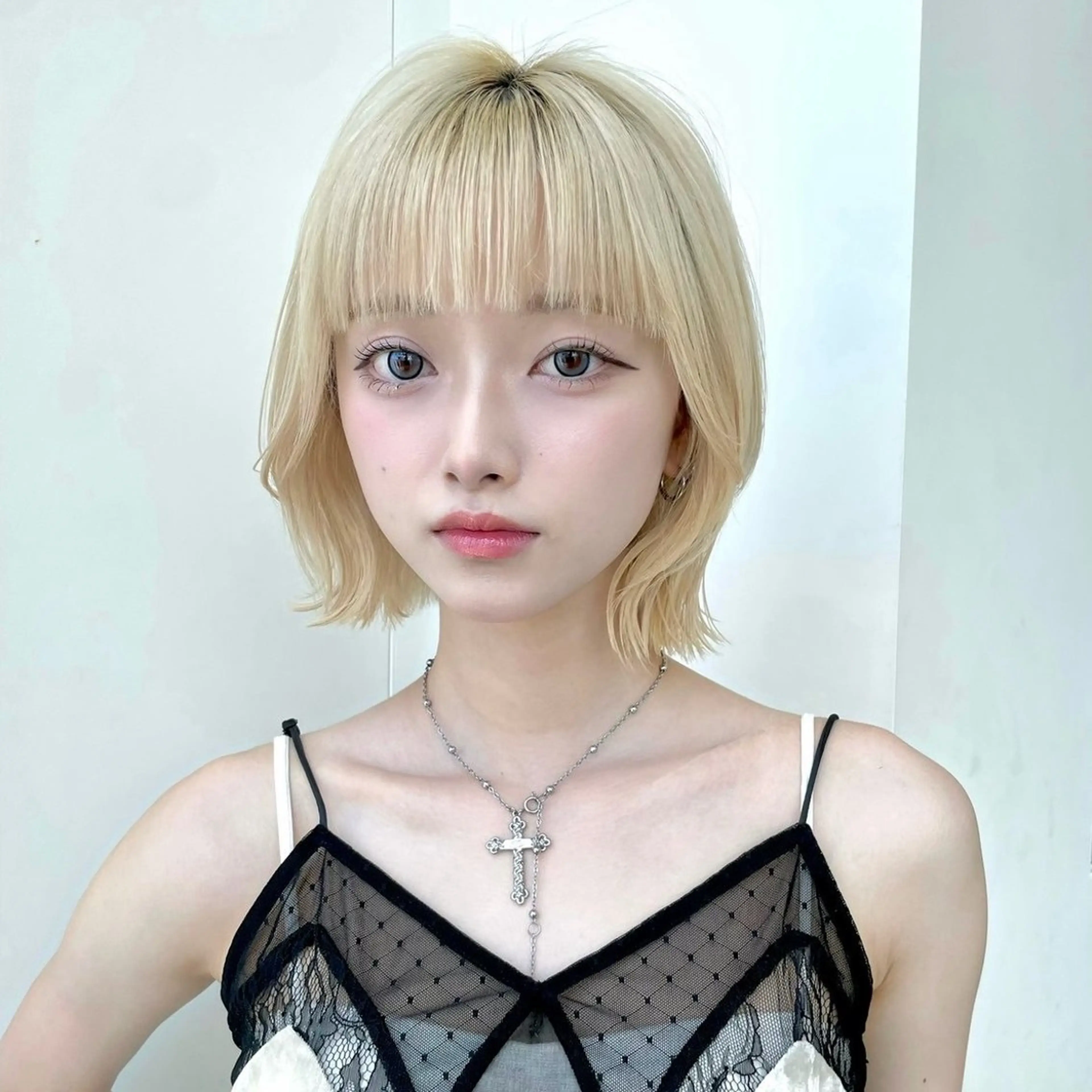 カラー monaヘアアレンジ /ハイトーンのヘアスタイル