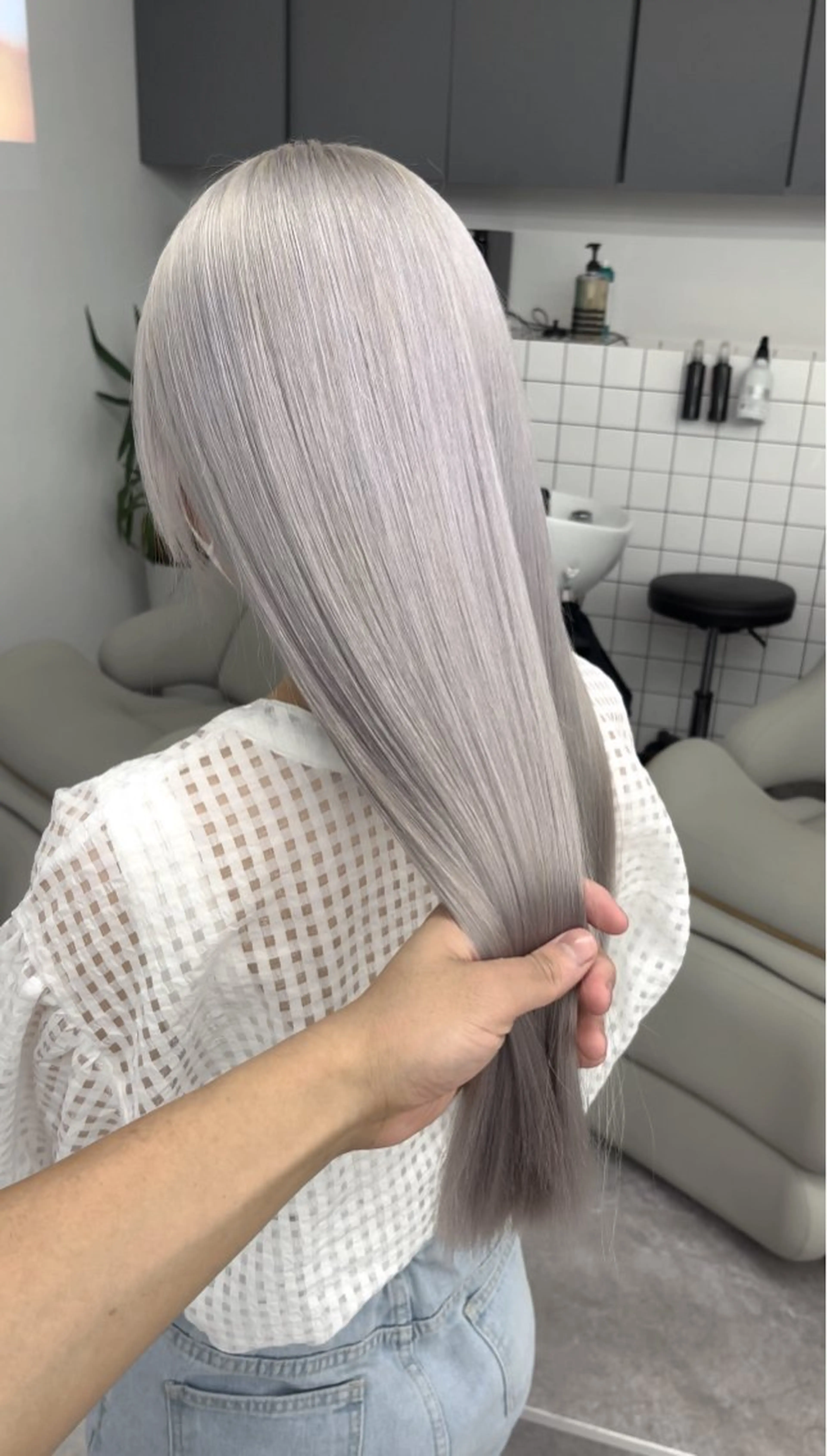 ロング カラー ヘアカラー トリートメント 高島大登/顔周り /ミルクティーのヘアスタイル