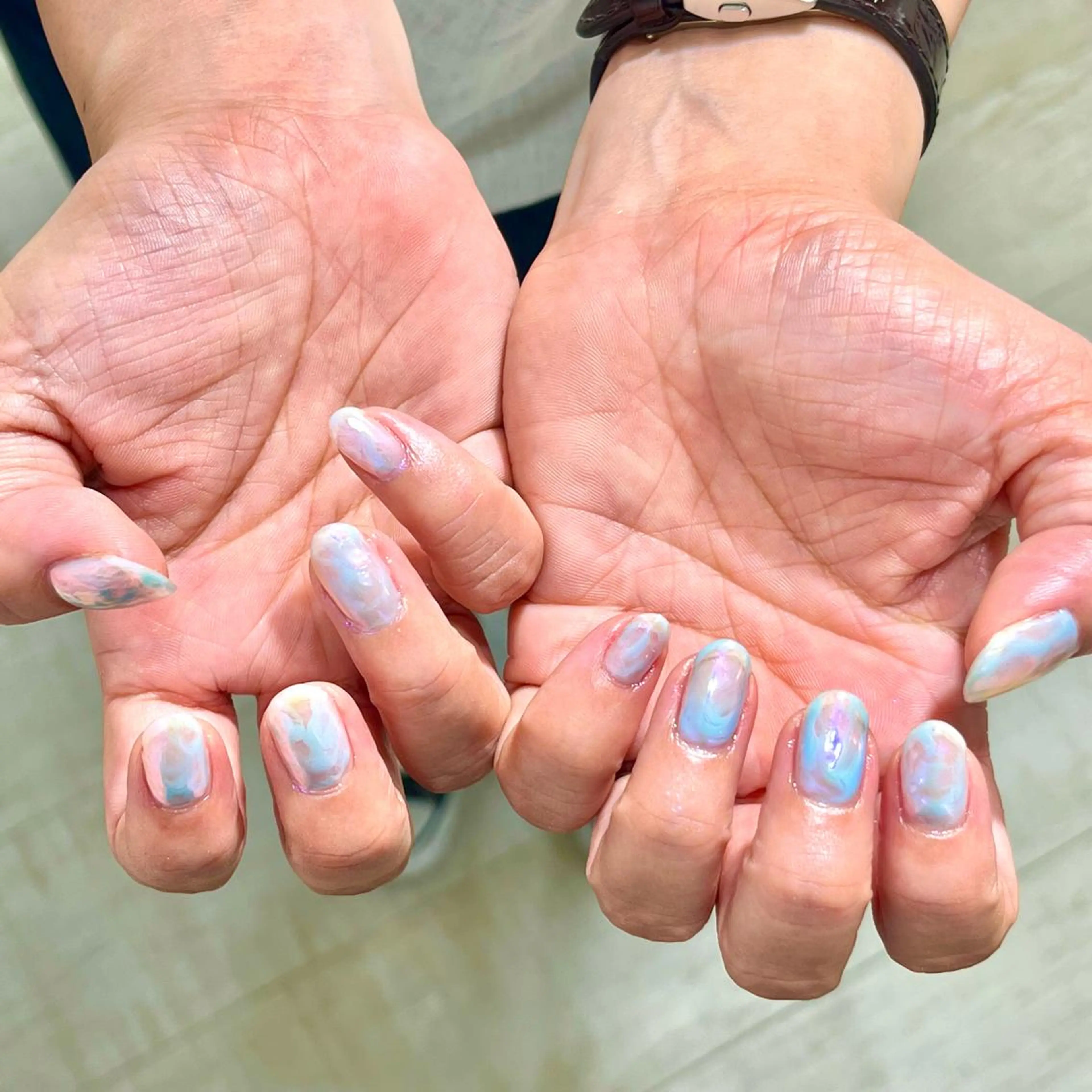ネイル オーロラネイル 水色 Bianca TORII🌞のネイルデザイン