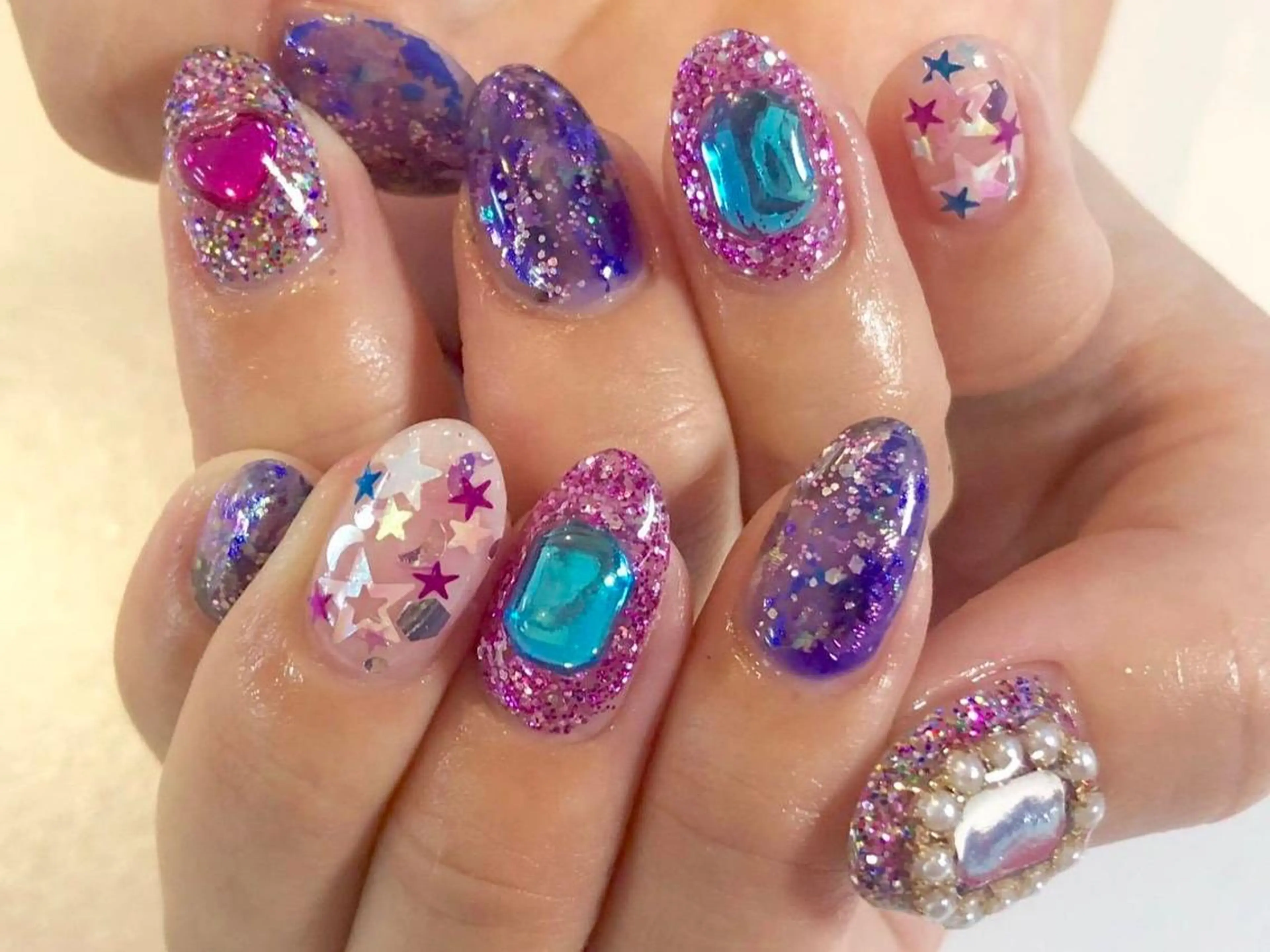 ネイル アートネイル ハンドネイル 🤍POP可愛い🧸 Menailのネイルデザイン