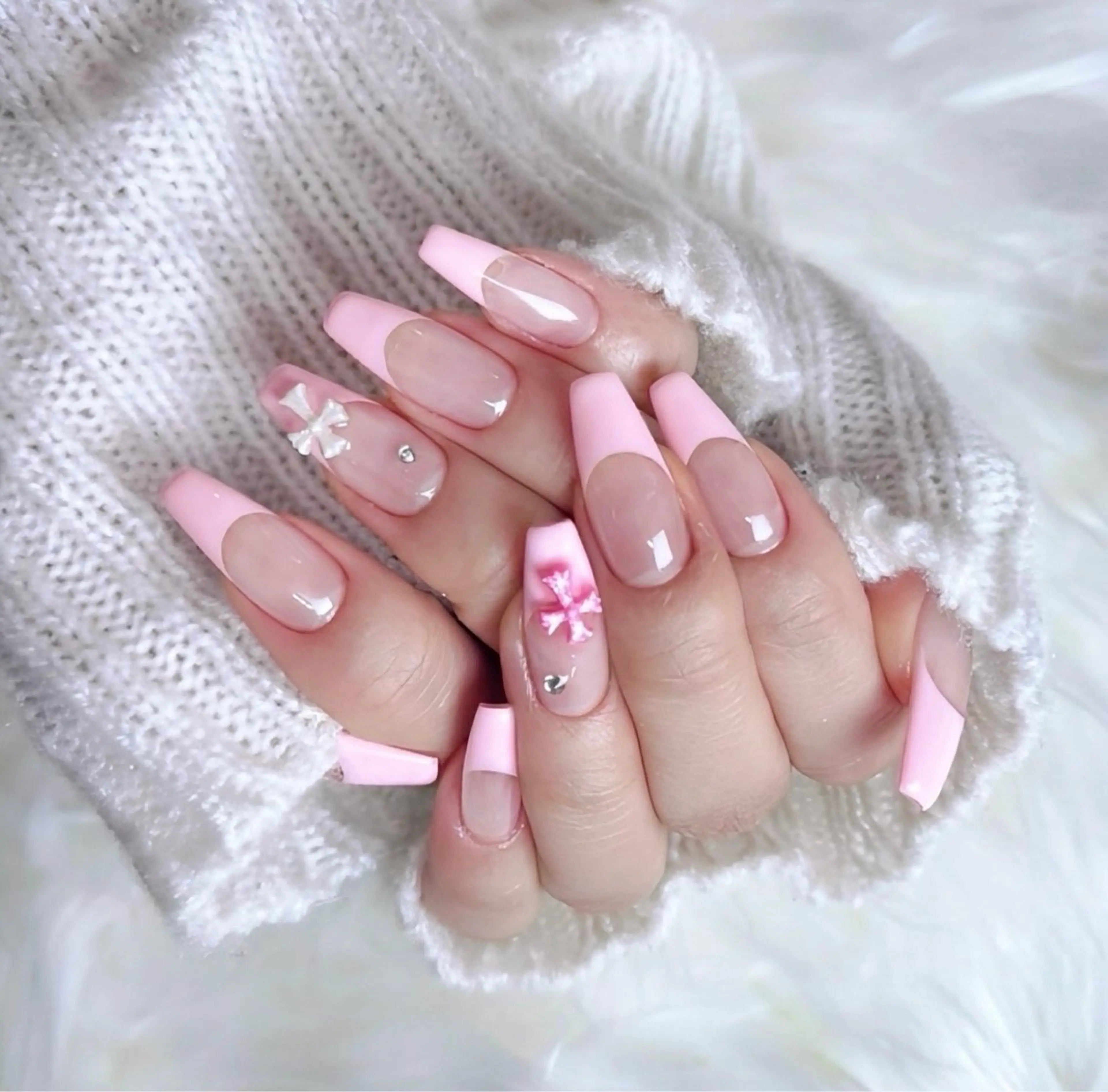 ネイル アニマル柄 オーロラネイル チークネイル フラッシュネイル ジェルネイル ハンドネイル Lyna Nailのネイルデザイン