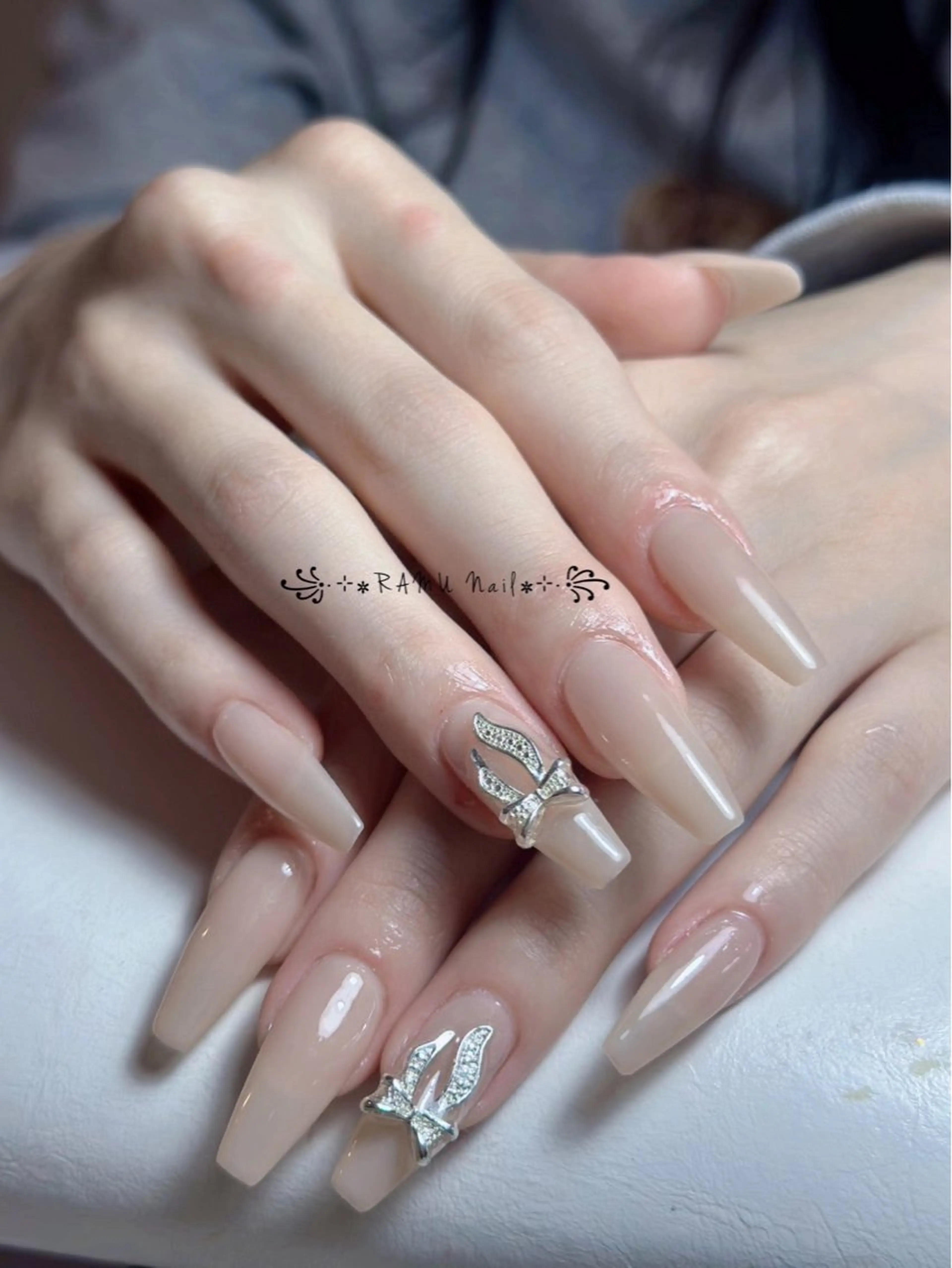 ネイル チークネイル フレンチネイル グラデーション キラキラネイル 韓国ネイル ハンドネイル RAMU_Nail 池袋店のネイルデザイン