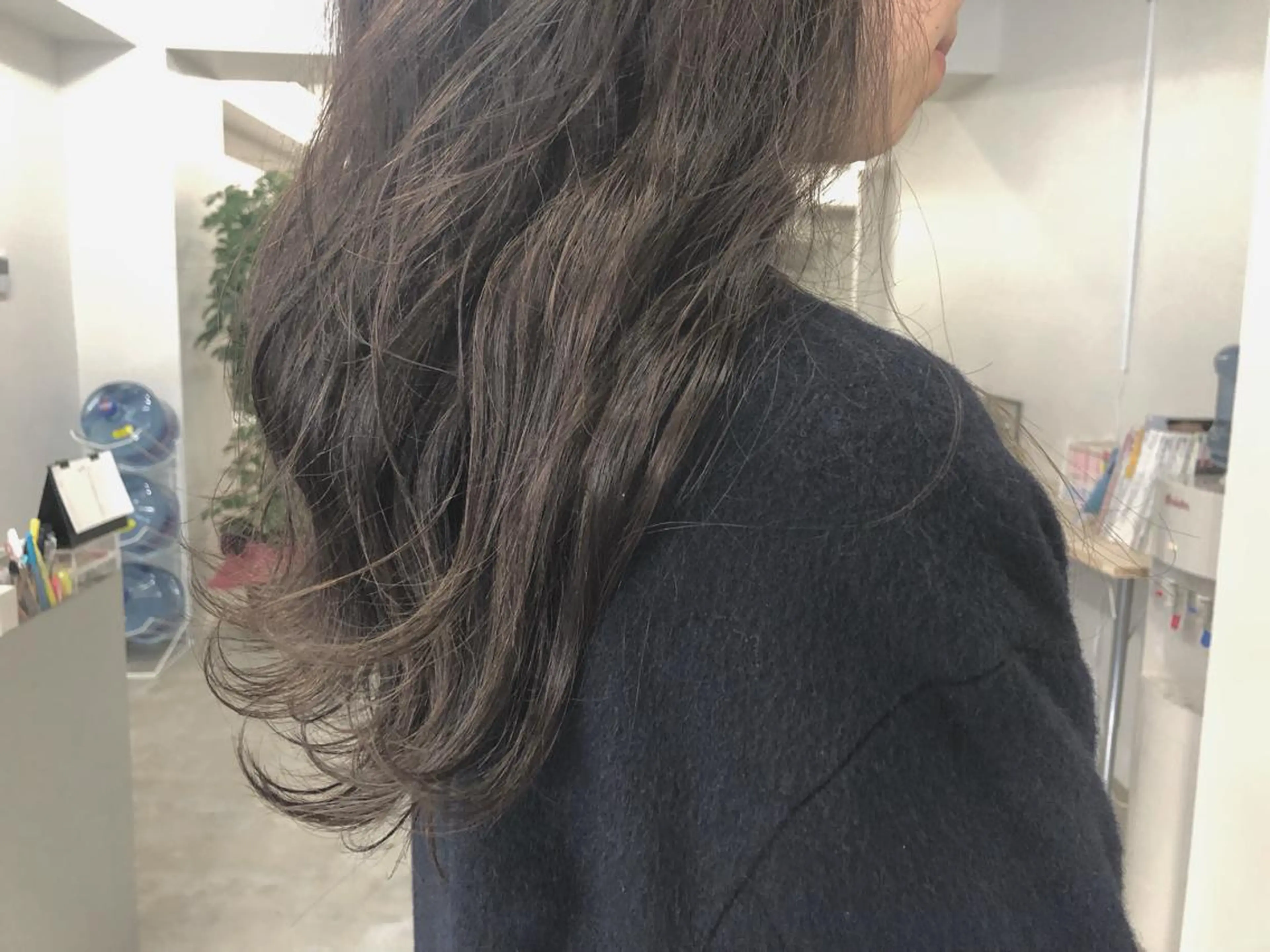 ロング カラー グレージュ AMRITA omotesando所属・都築 菜美のヘアスタイル
