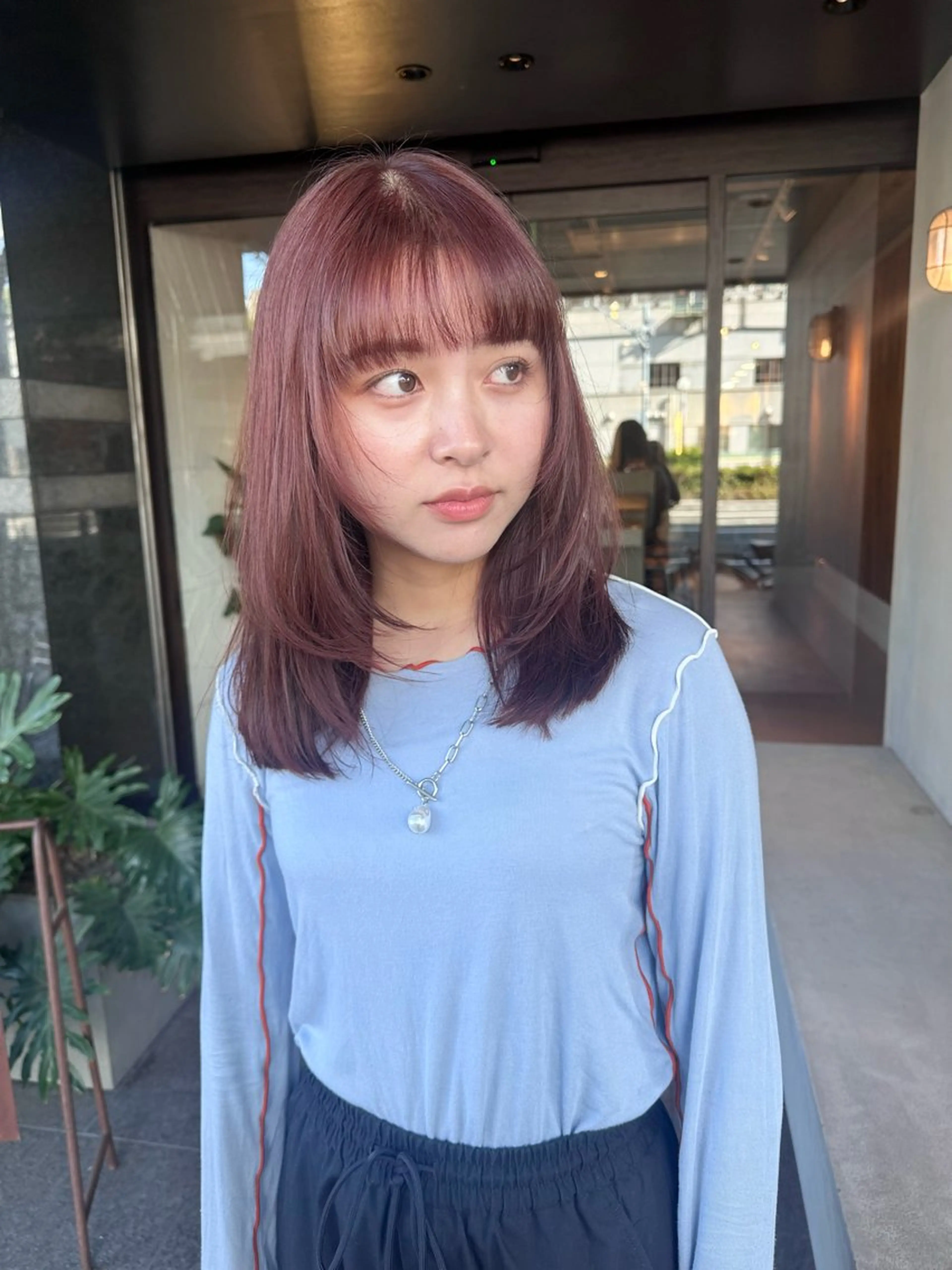 ミディアム カラー ラベンダーカラー ピンクカラー ピンクラベンダー ウルフカット カット ヘアカラー 福崎 真奈のヘアスタイル