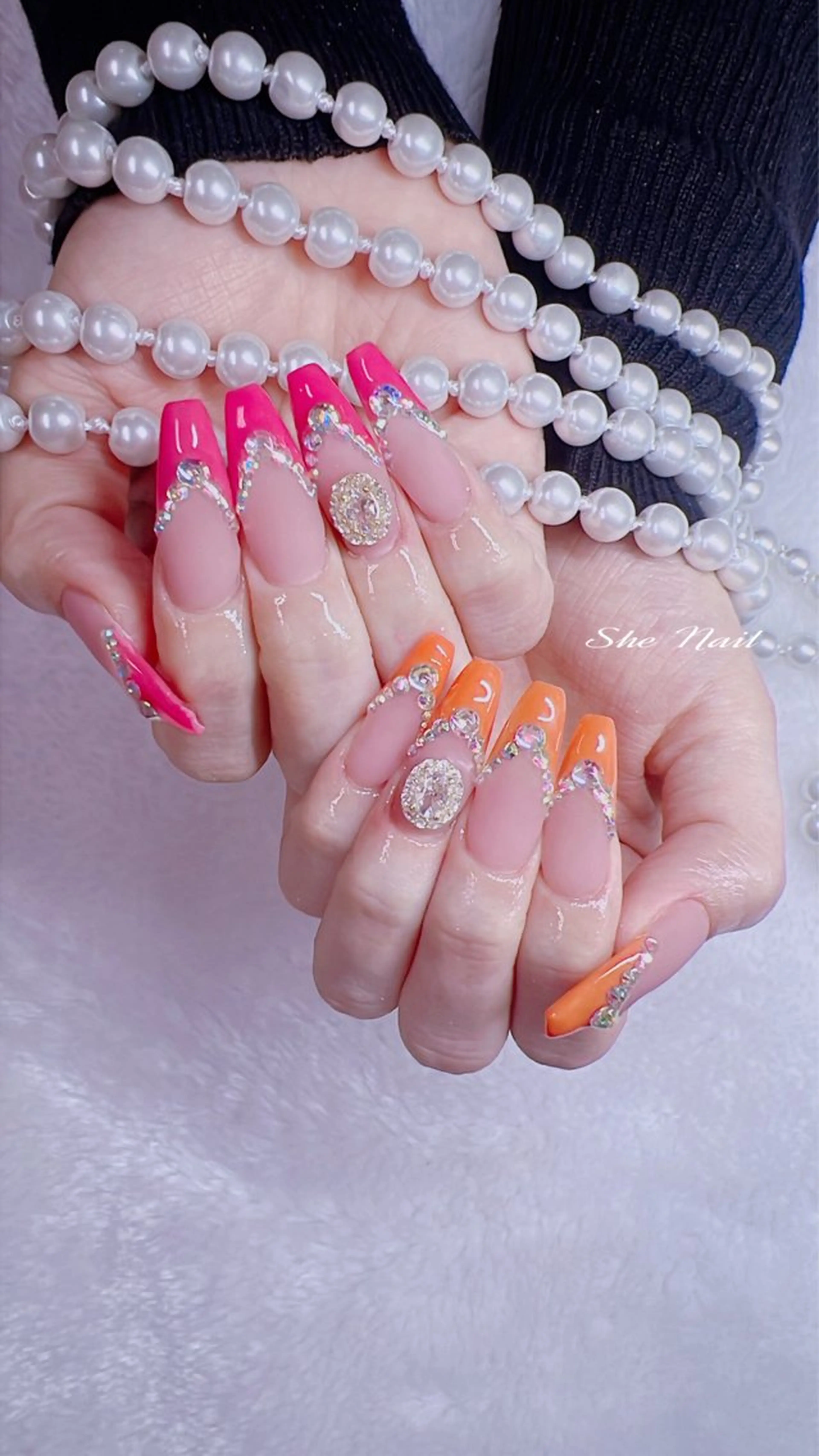 ネイル チークネイル 長さ出し フレンチネイル ハート キラキラネイル ハンドネイル She   Nail所属・ISA_ BELLAのネイルデザイン