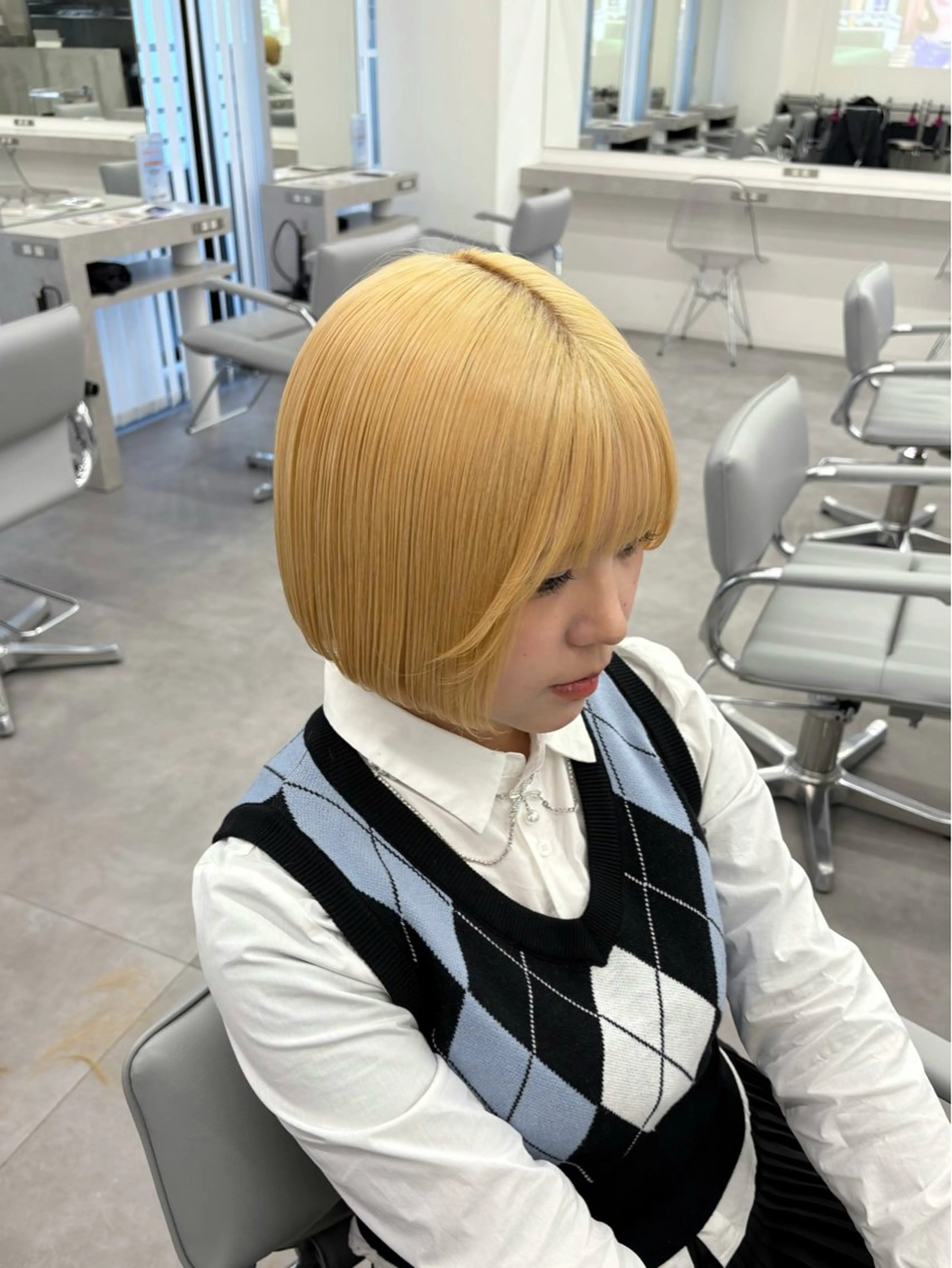 ミディアム カラー 抜きっぱなしブロンド ブロンド ヘアカラー 🎀‪ピンクベージュ 🎀ブリーチmikuのヘアスタイル