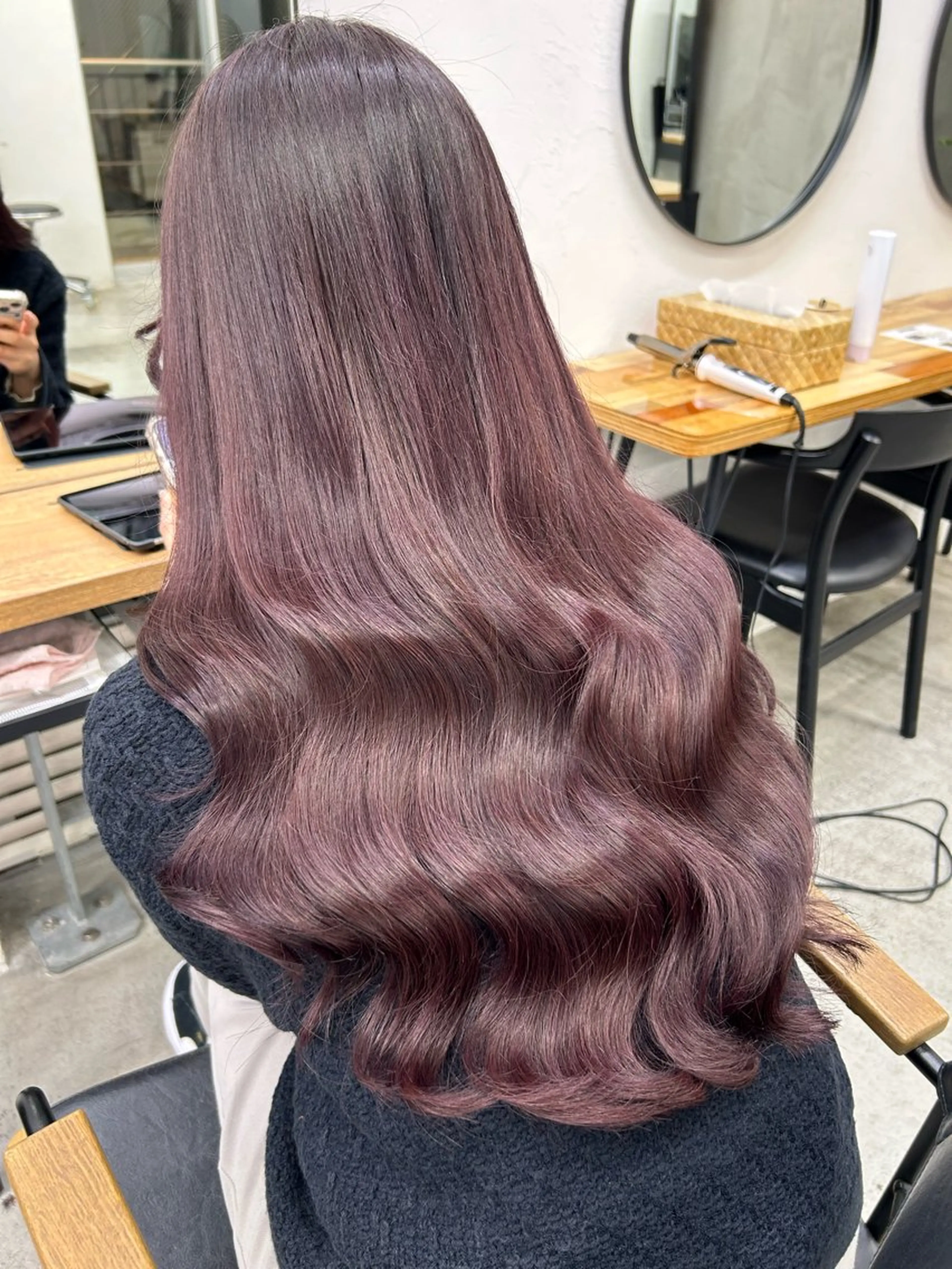 ロング カラー ブリーチ ボルドーカラー カシス ダブルカラー ブリーチなしカラー RYOSUKE ハイトーンのヘアスタイル