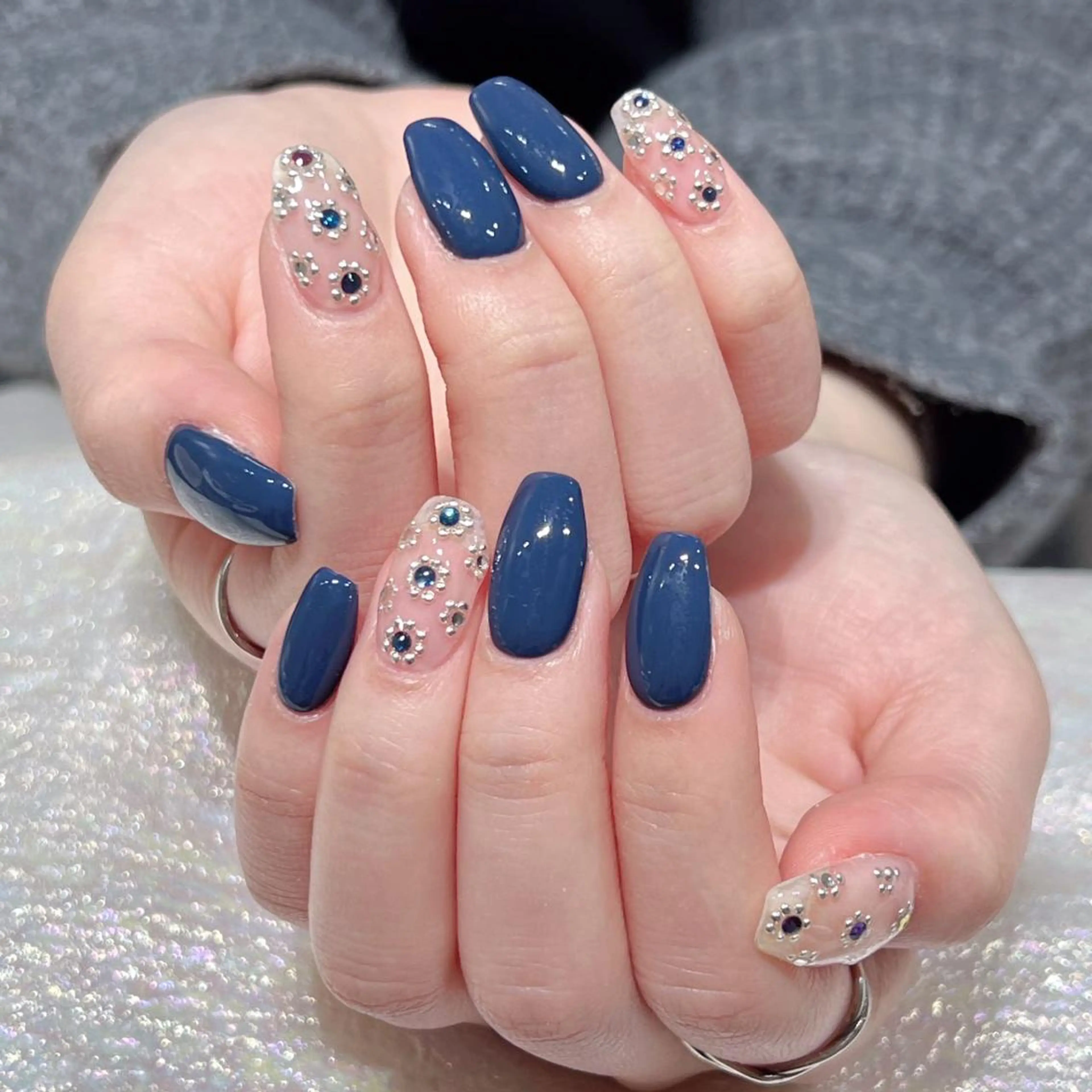 ネイル 長さ出し ネイルチップ Queens 榊 まおのネイルデザイン