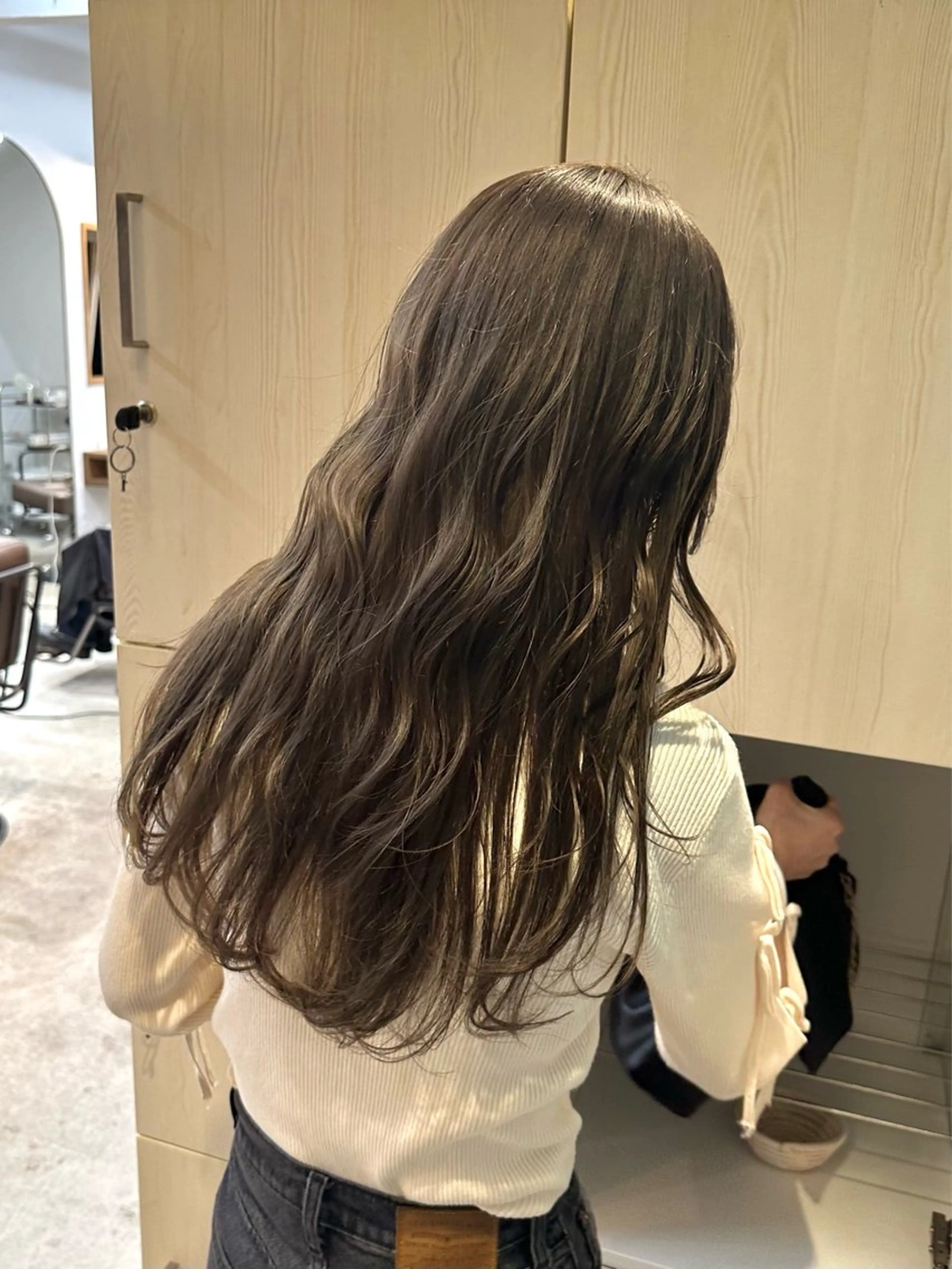 ロング ヘアカラー 抜きっぱなしブロンド ササキカズマのヘアスタイル