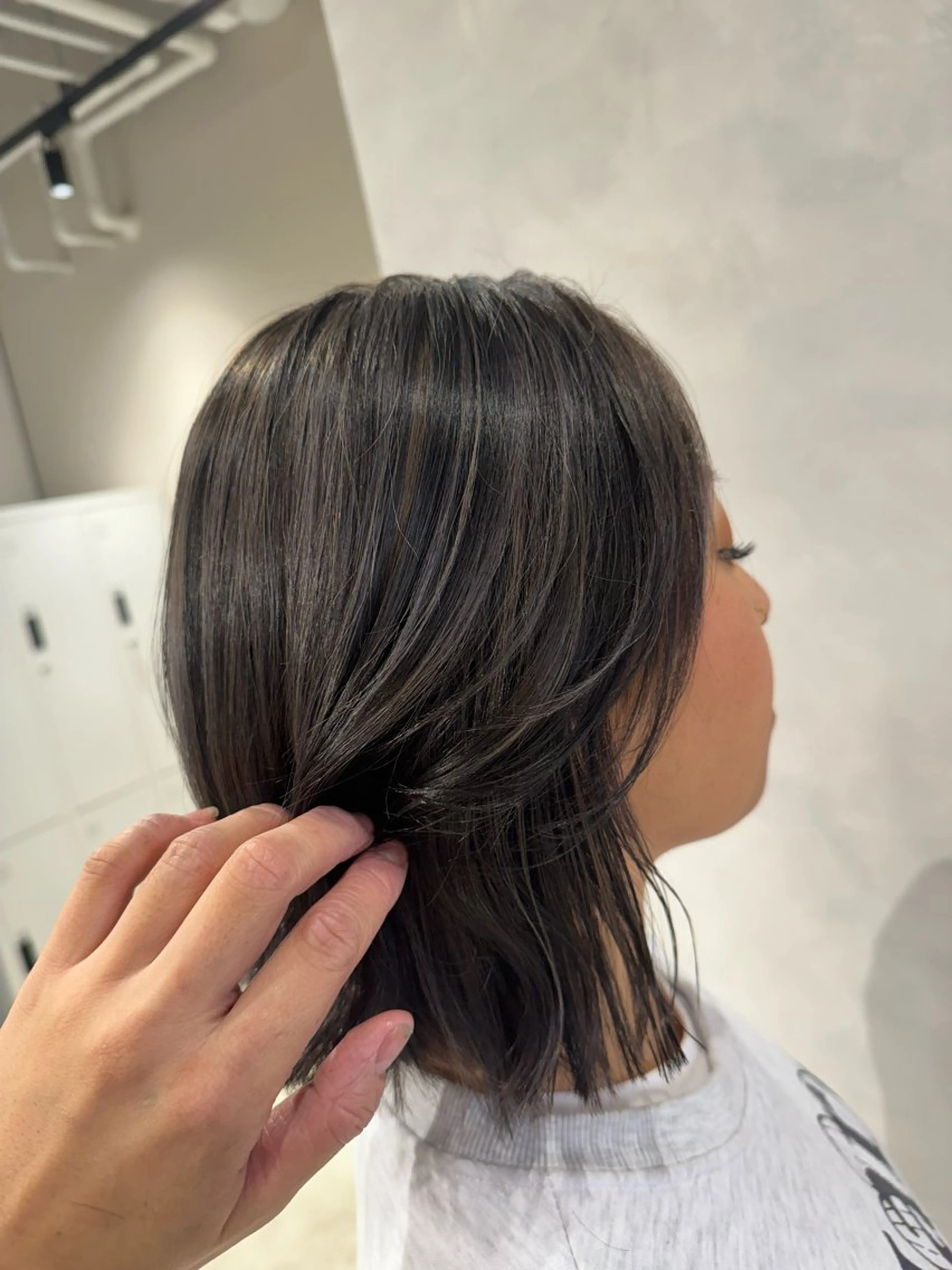 ミディアム カラー ハイライトカラー ハイライト カット ヘアカラー トリートメント 透明感カラー✨艶髪 制作🌱山根あゆみのヘアスタイル