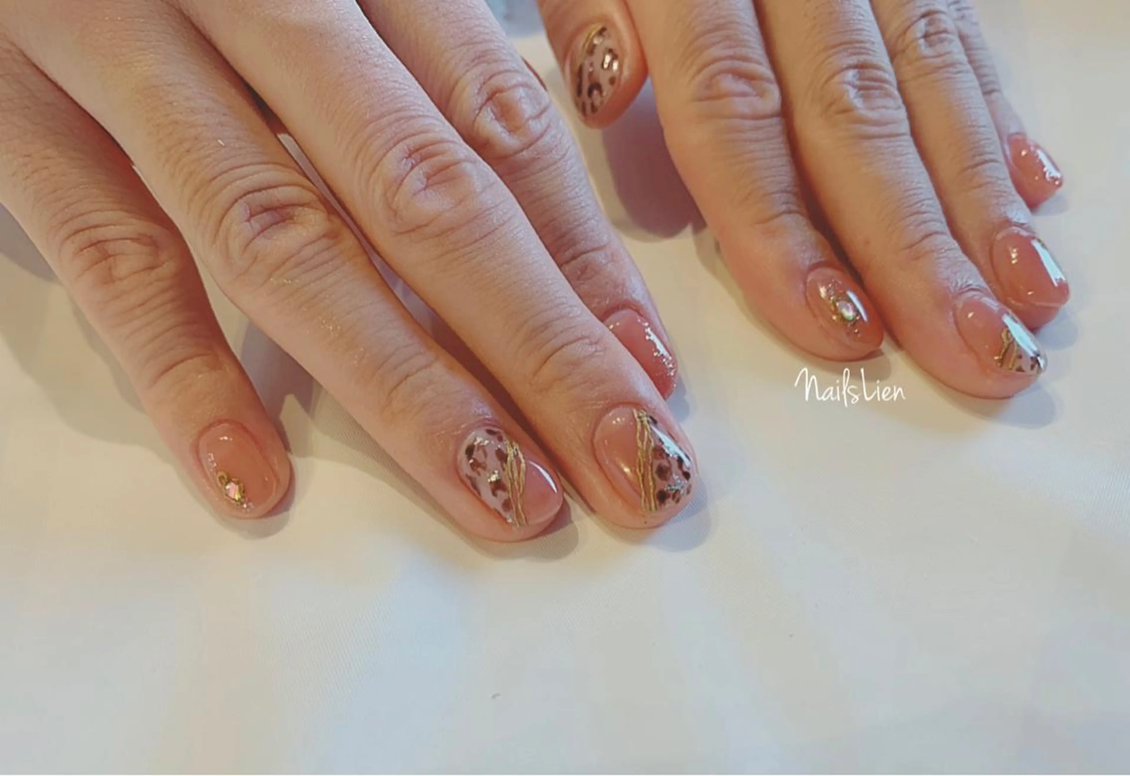 ネイル アニマル柄 オフィスネイル ピンク シンプルネイル 冬ネイル 凛 リンのネイルデザイン