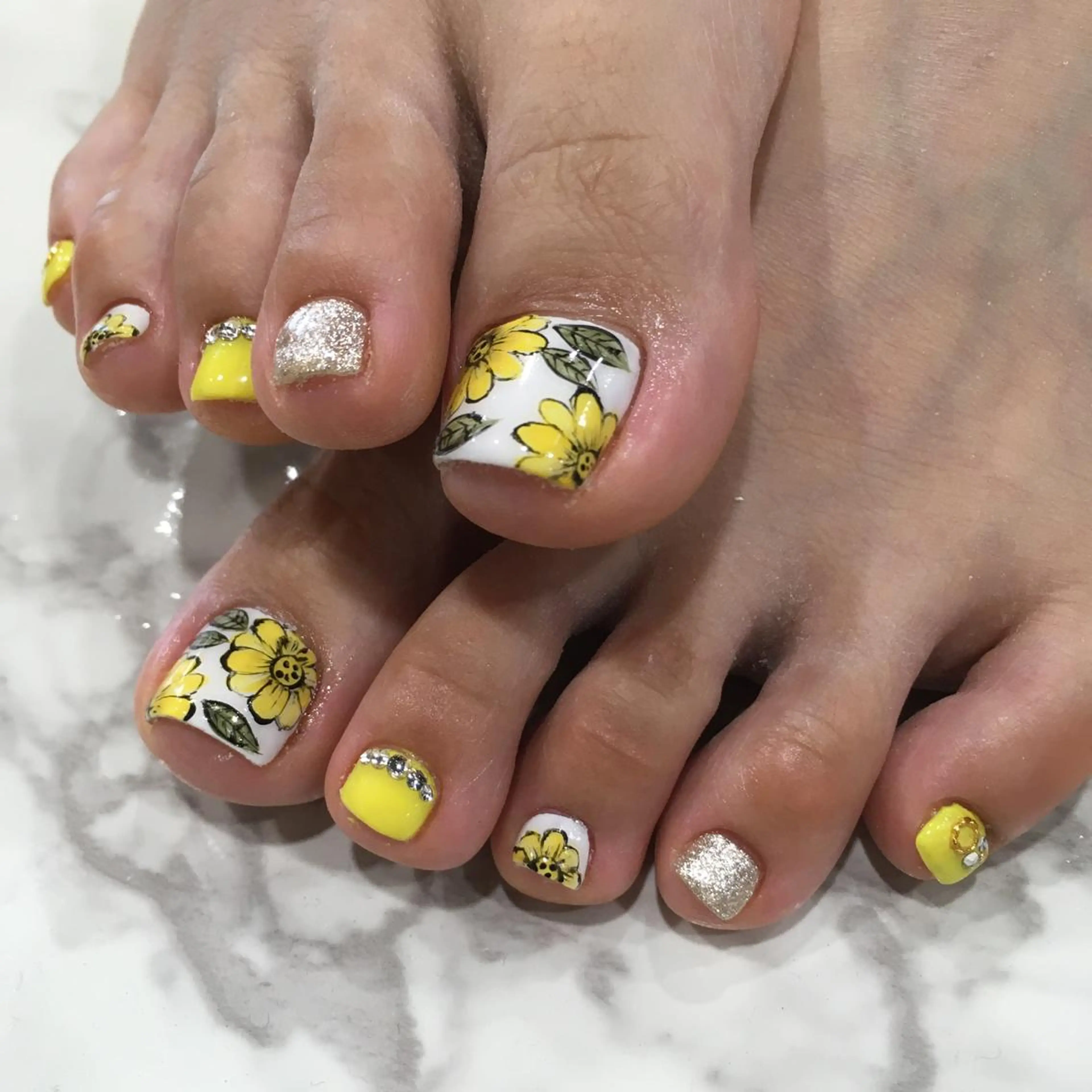 ネイル Allure小山店 Maiのネイルデザイン