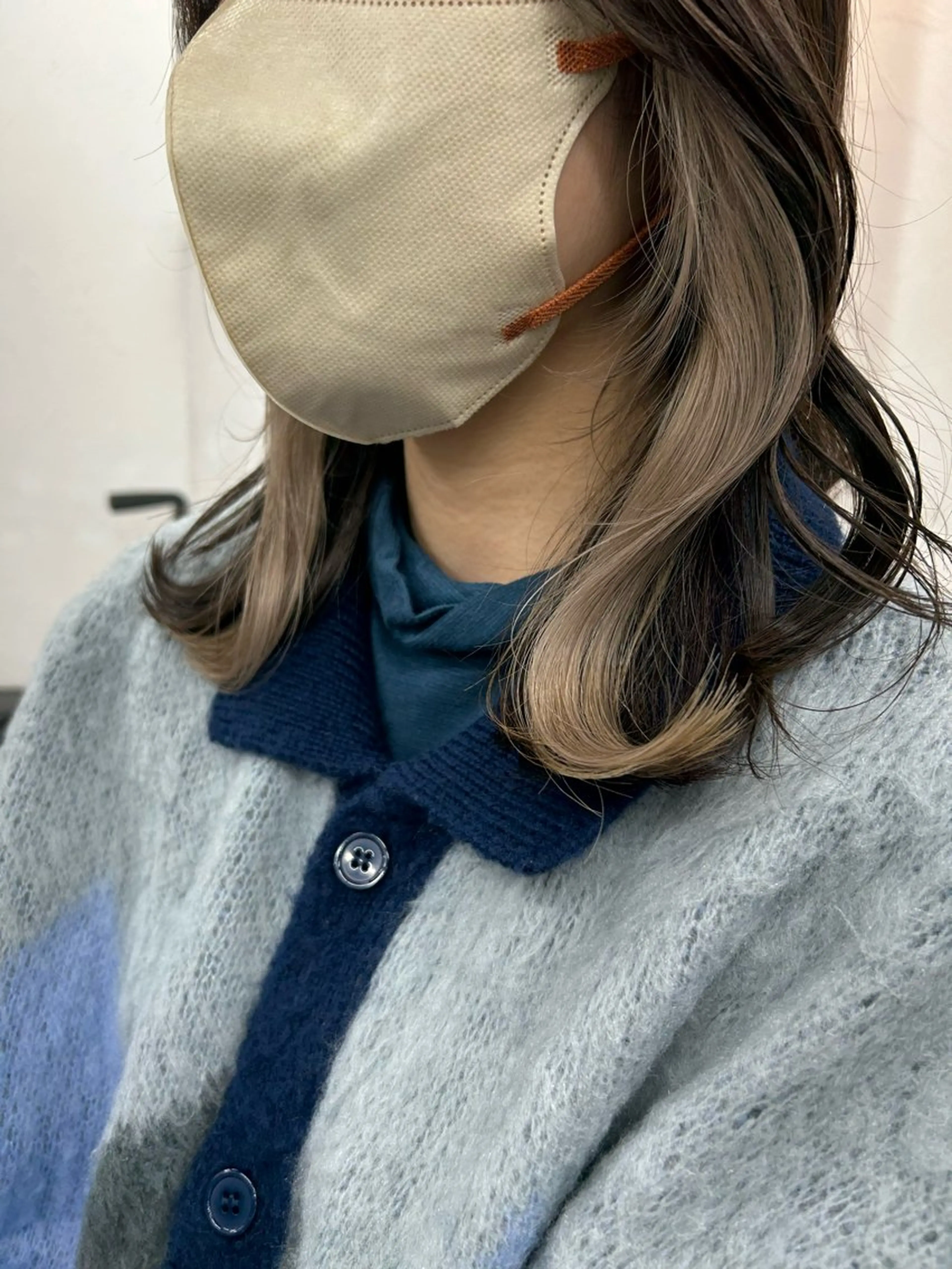 ミディアム カラー ベージュカラー イヤリングカラー ホワイトベージュ トリートメント RYOSUKE ハイトーンのヘアスタイル