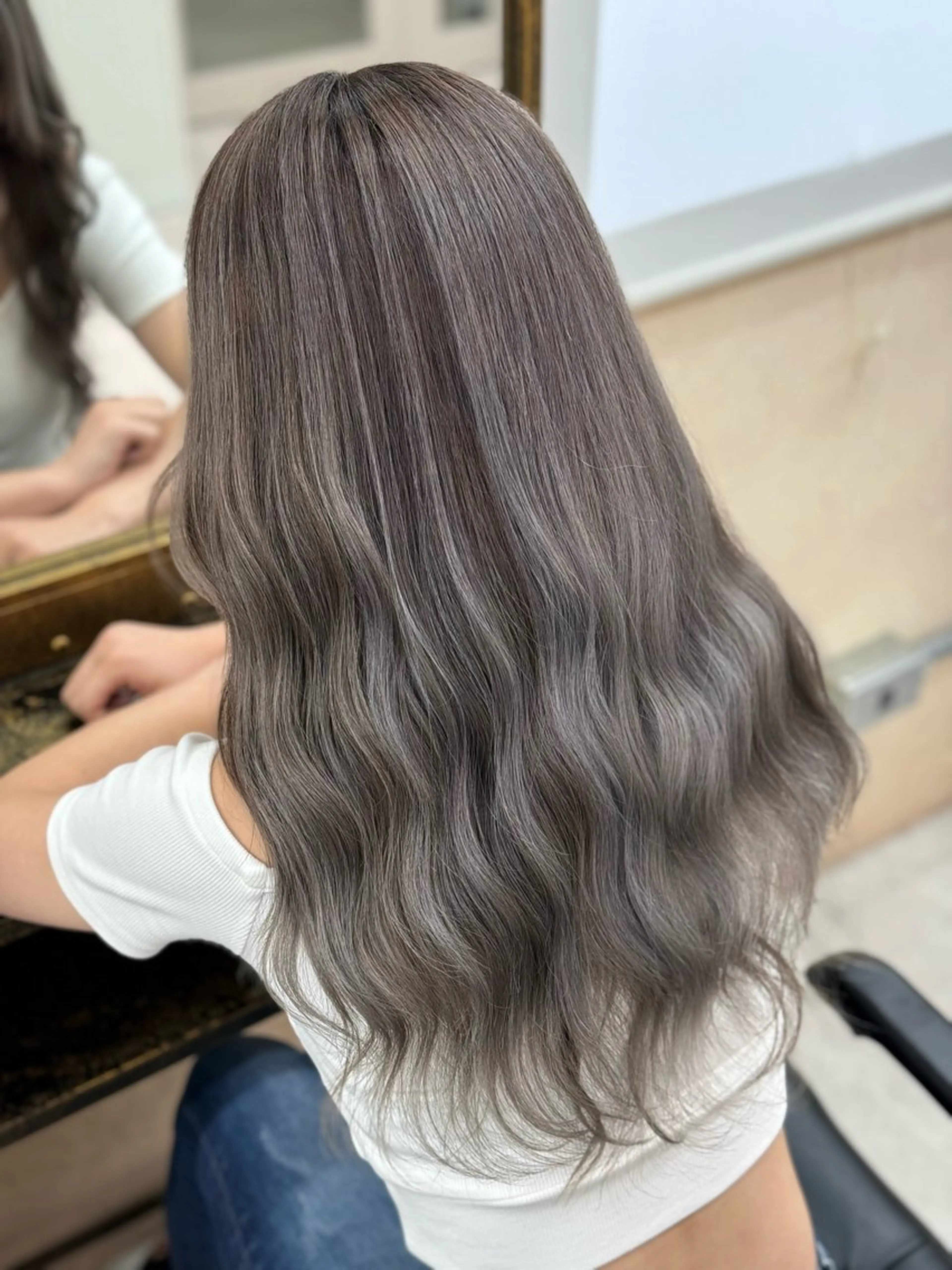 ロング カラー バレイヤージュ ブリーチ ハイトーンカラー エクステ レイヤーカット カット ヘアカラー トリートメント ブリーチ ショーヤのヘアスタイル