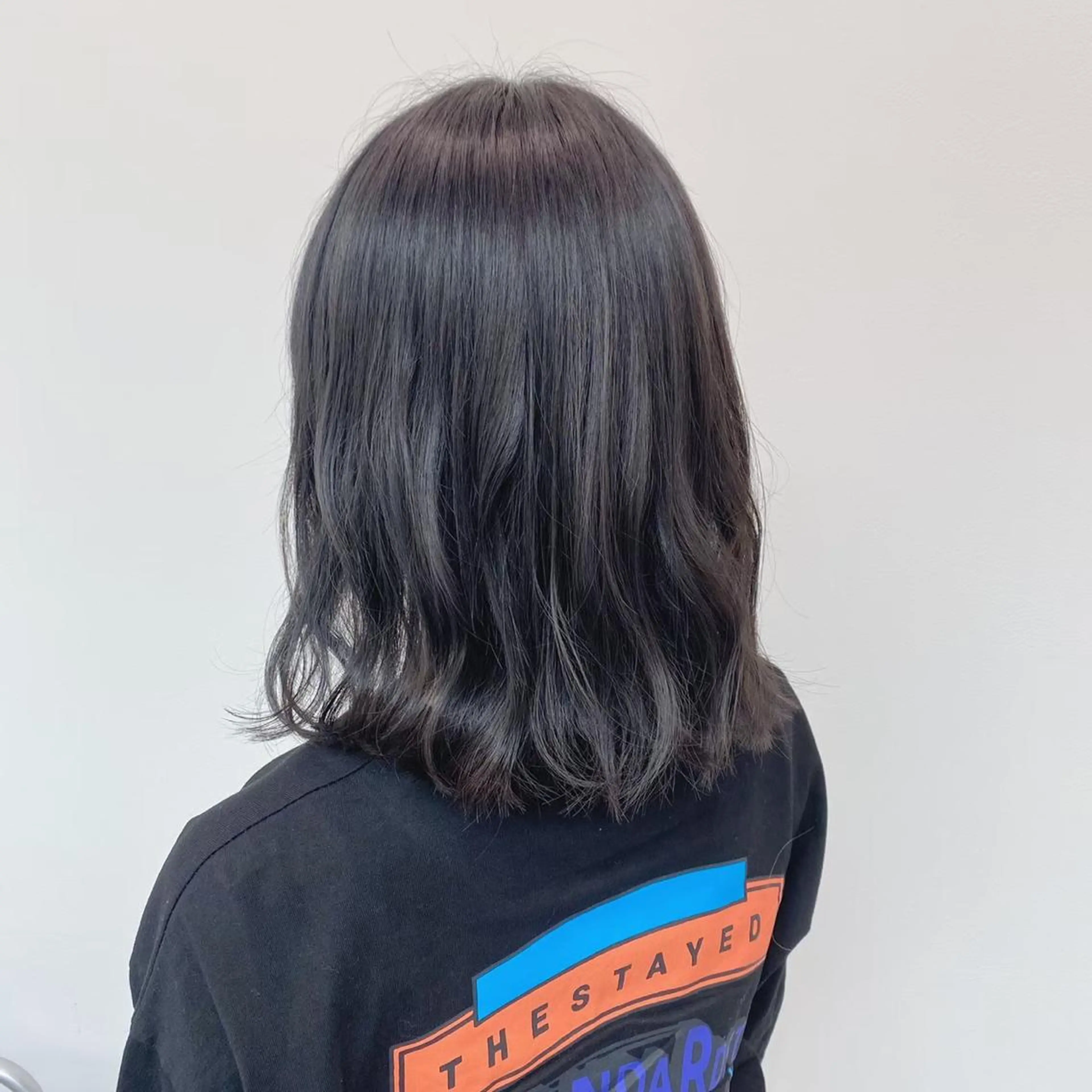 セミロング ヘアカラー ブリーチ✖️ 縮毛LANDのヘアスタイル