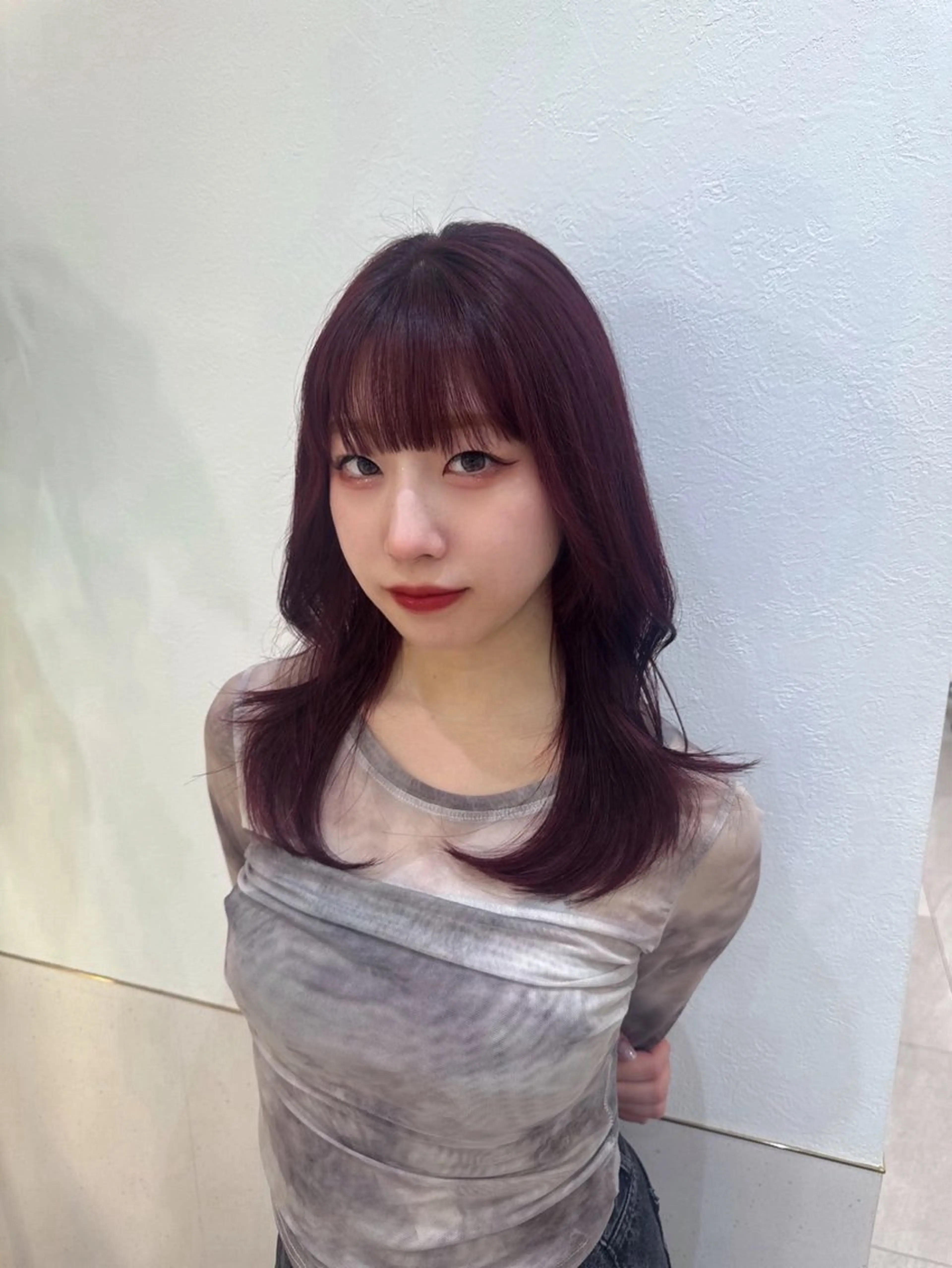 ロング カラー ブリーチ ボルドーカラー ダブルカラー ブリーチなしカラー ルビー カット ヘアカラー トリートメント 韓国/ワンホン/新宿 レイヤー/リョウヤのヘアスタイル