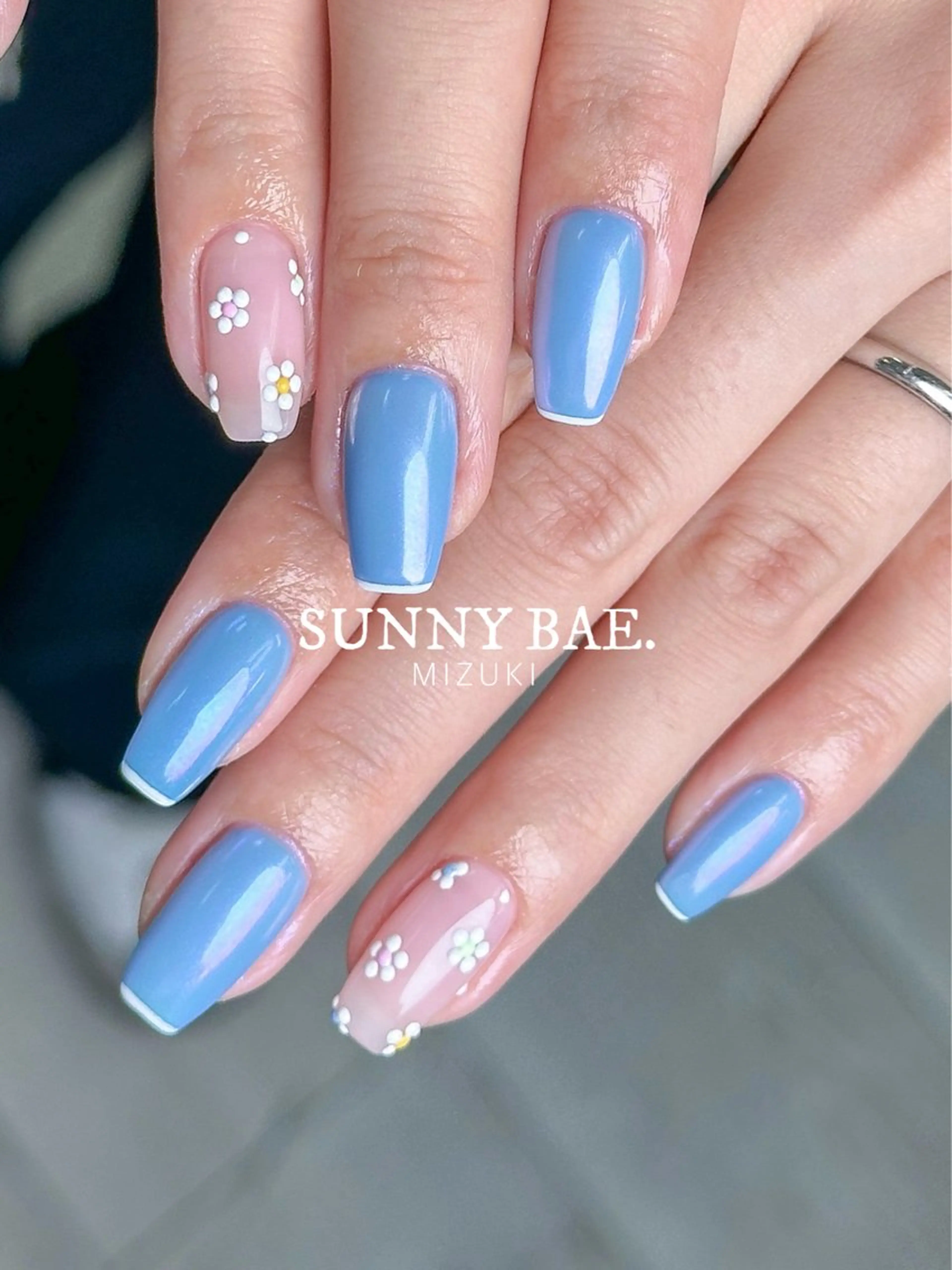 ネイル ブルー フレンチネイル ハンドネイル SUNNY BAE. 🌼MIZUKIのネイルデザイン