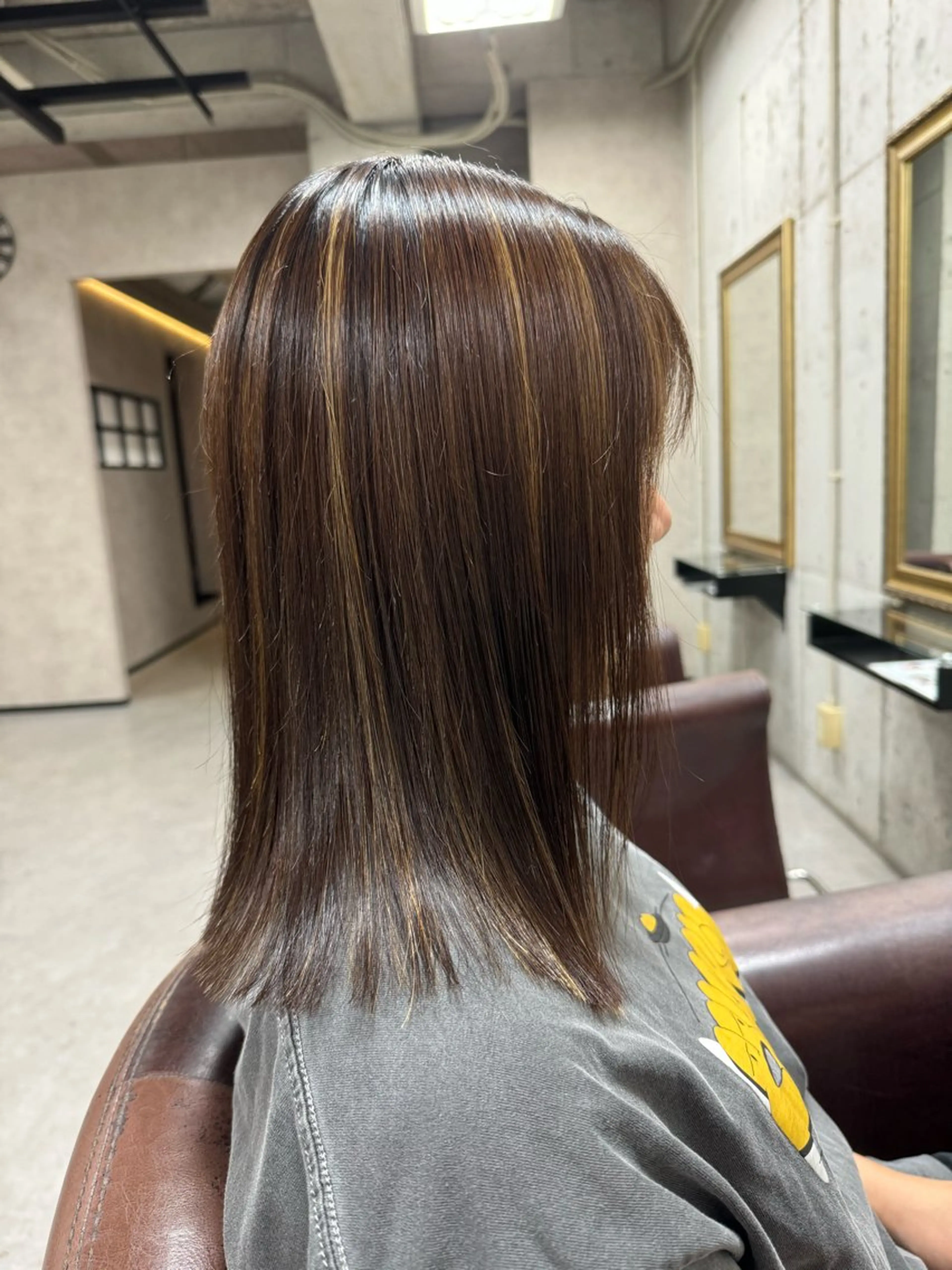 ミディアム カラー 福岡 拓実のヘアスタイル