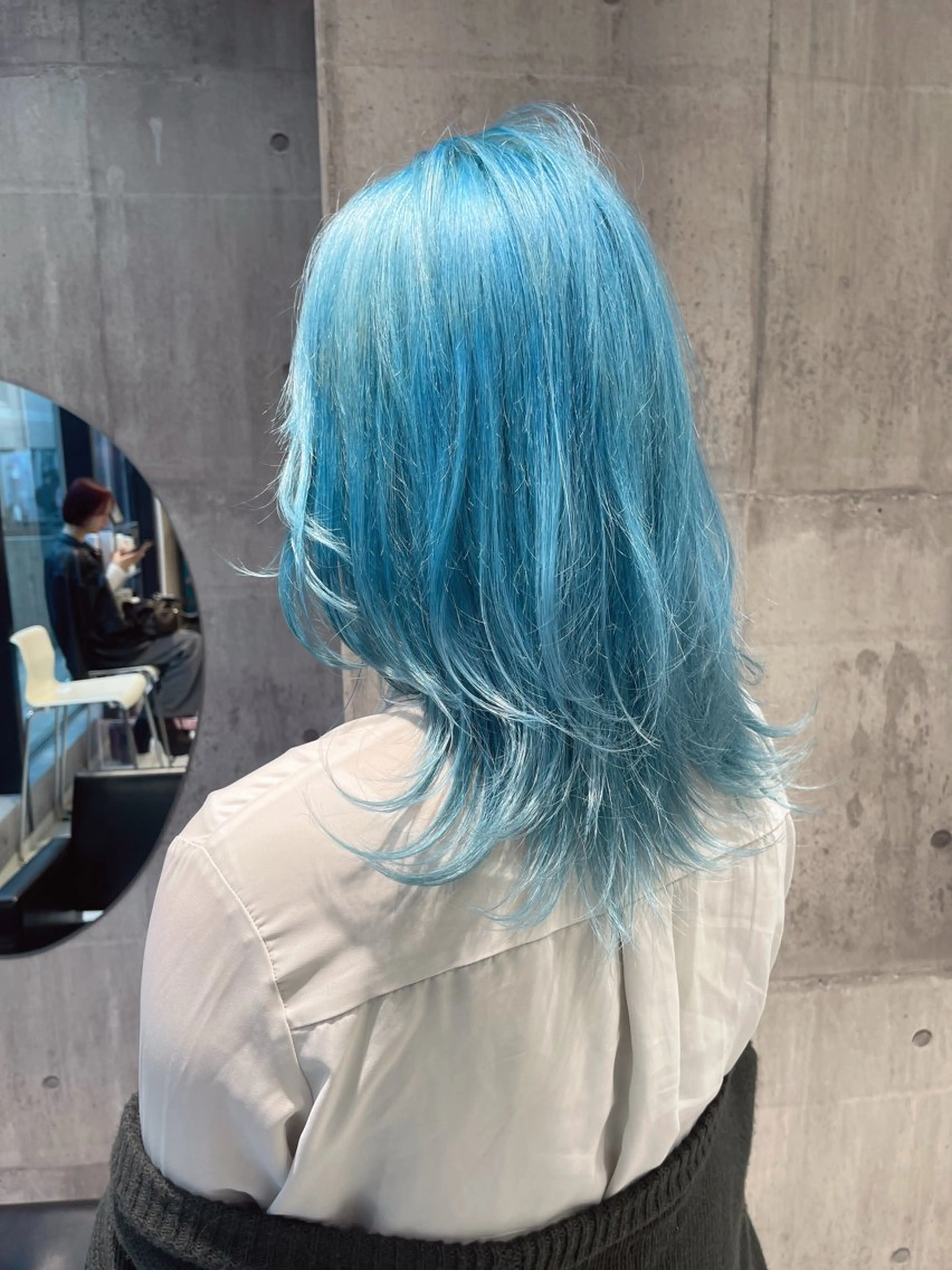 セミロング カラー TENSHO 原宿　ハイトーンのヘアスタイル