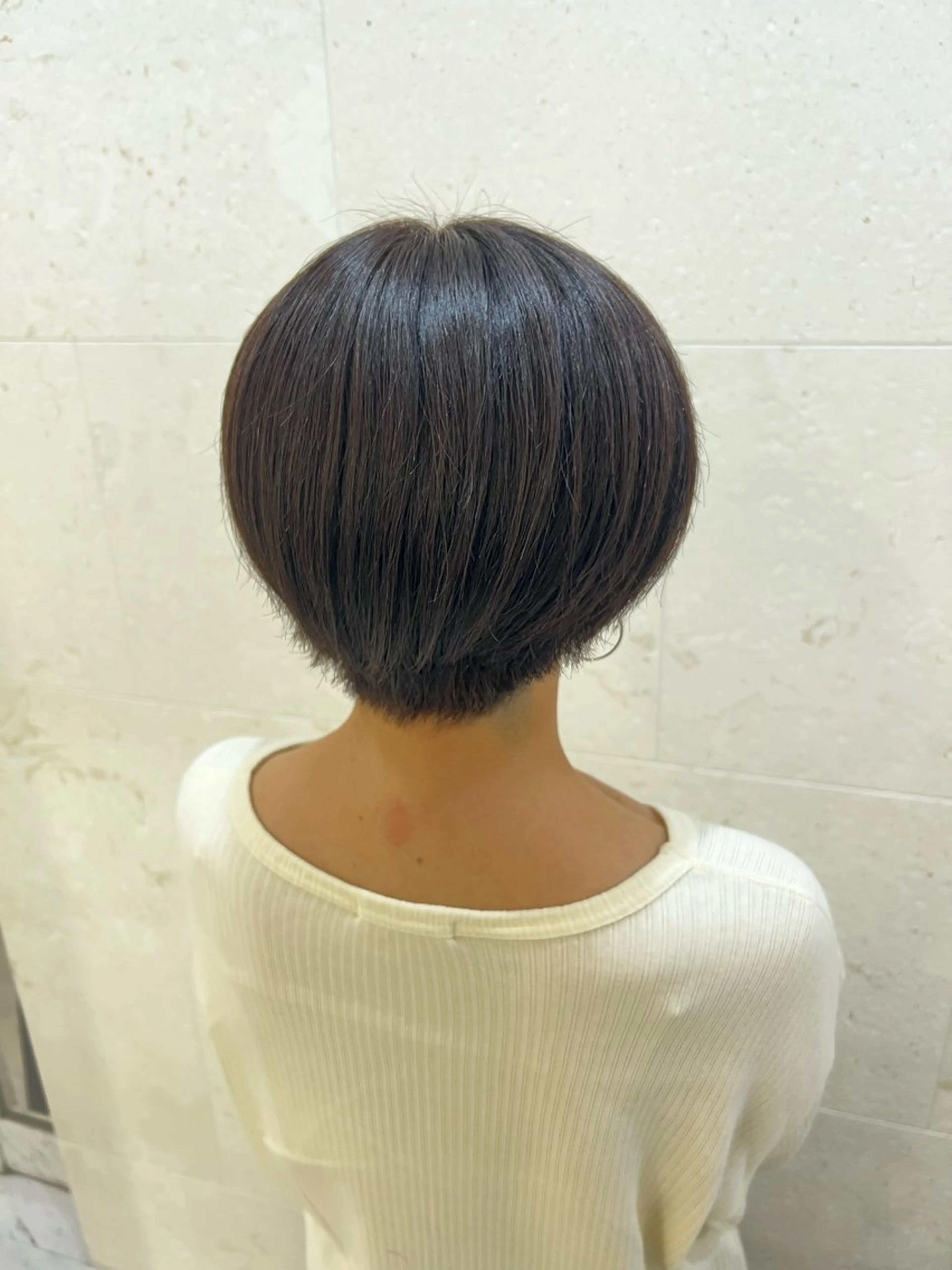 ショート カラー ブラウンカラー ラベンダーカラー ラベンダーブラウン ヘアカラー 鈴木 愛華のヘアスタイル