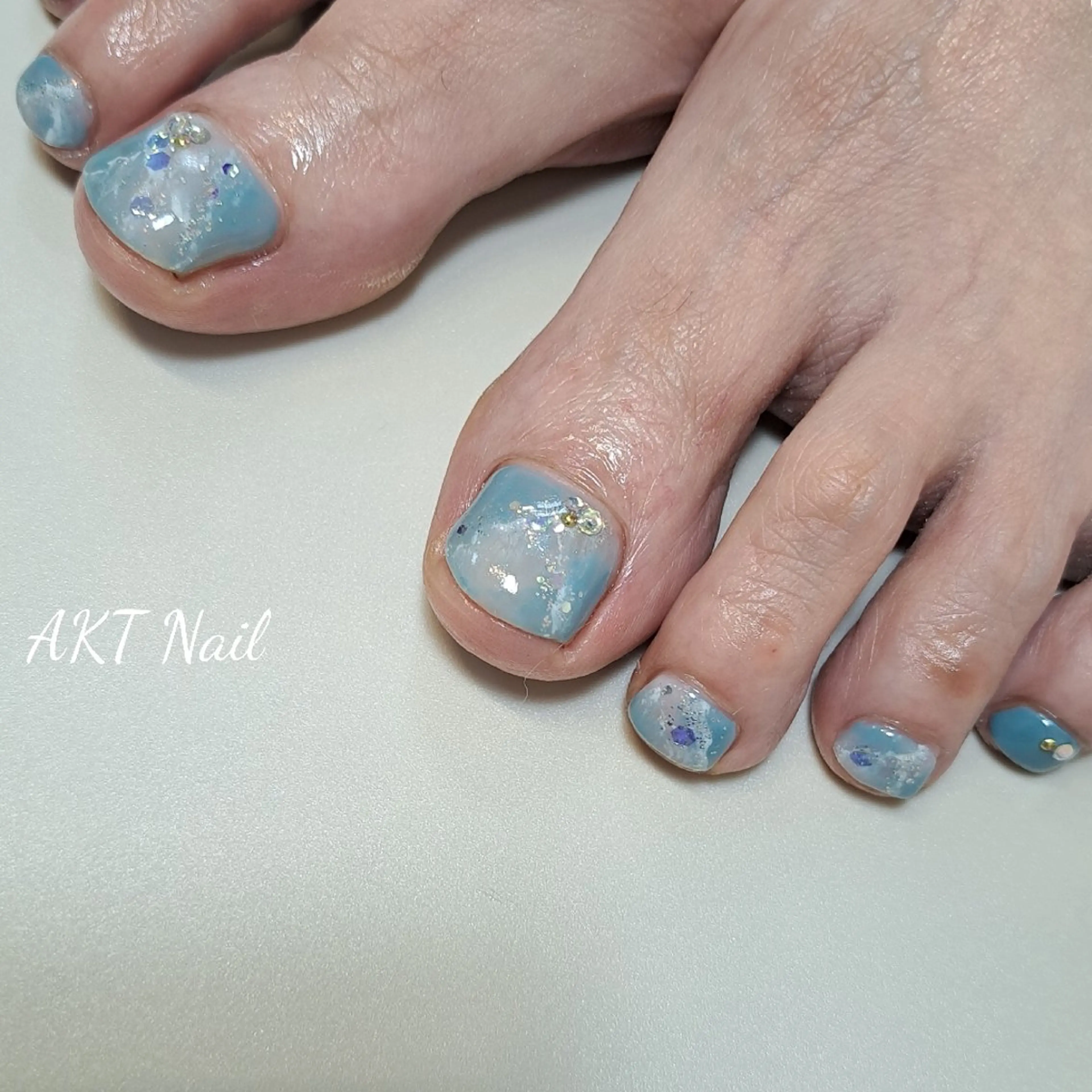 ネイル フットネイル AKT NAIL所属・AKT Beauty ドライヘッドスパのネイルデザイン