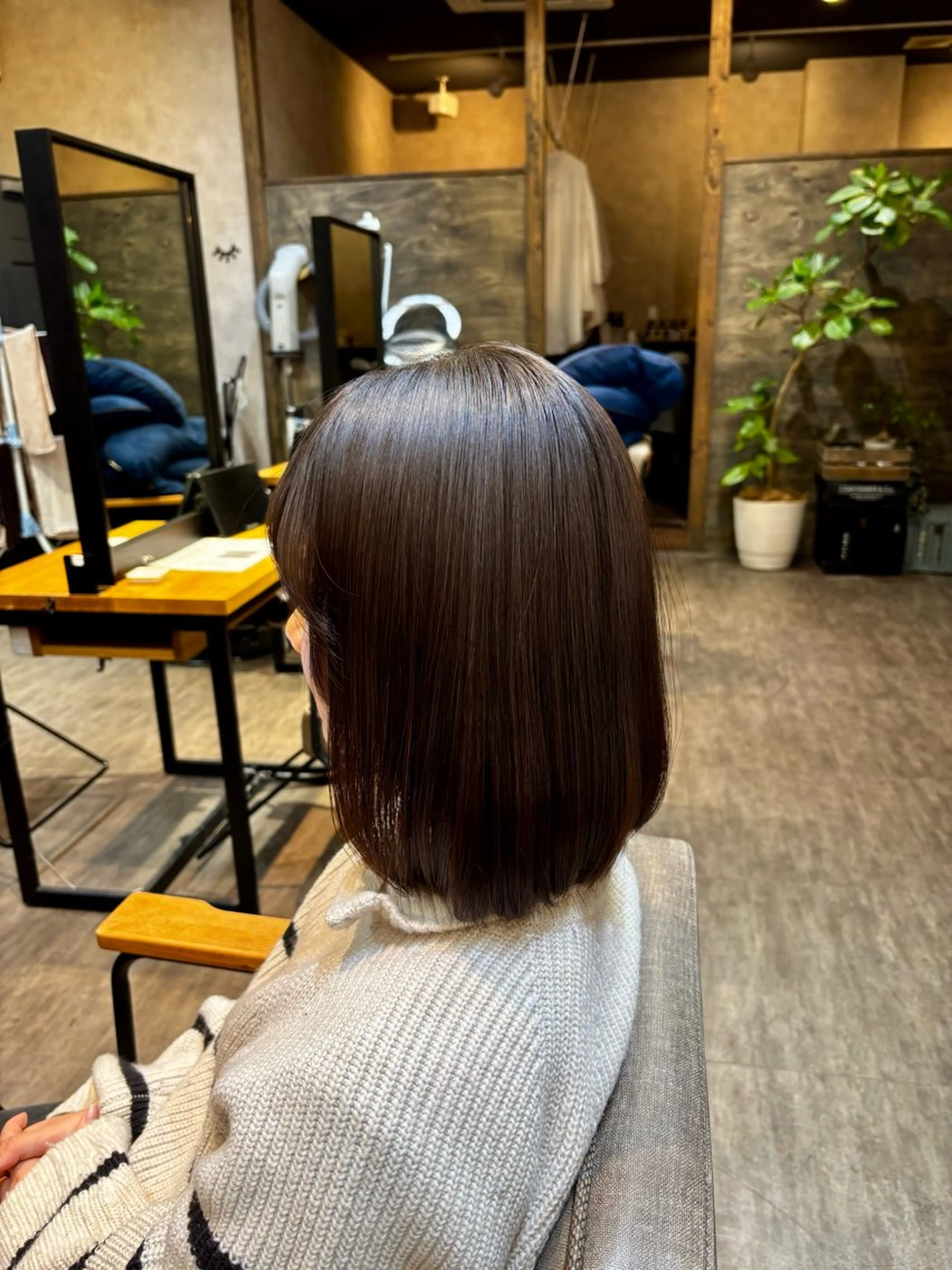 ミディアム 酸性ストレート afloat hikaruのヘアスタイル