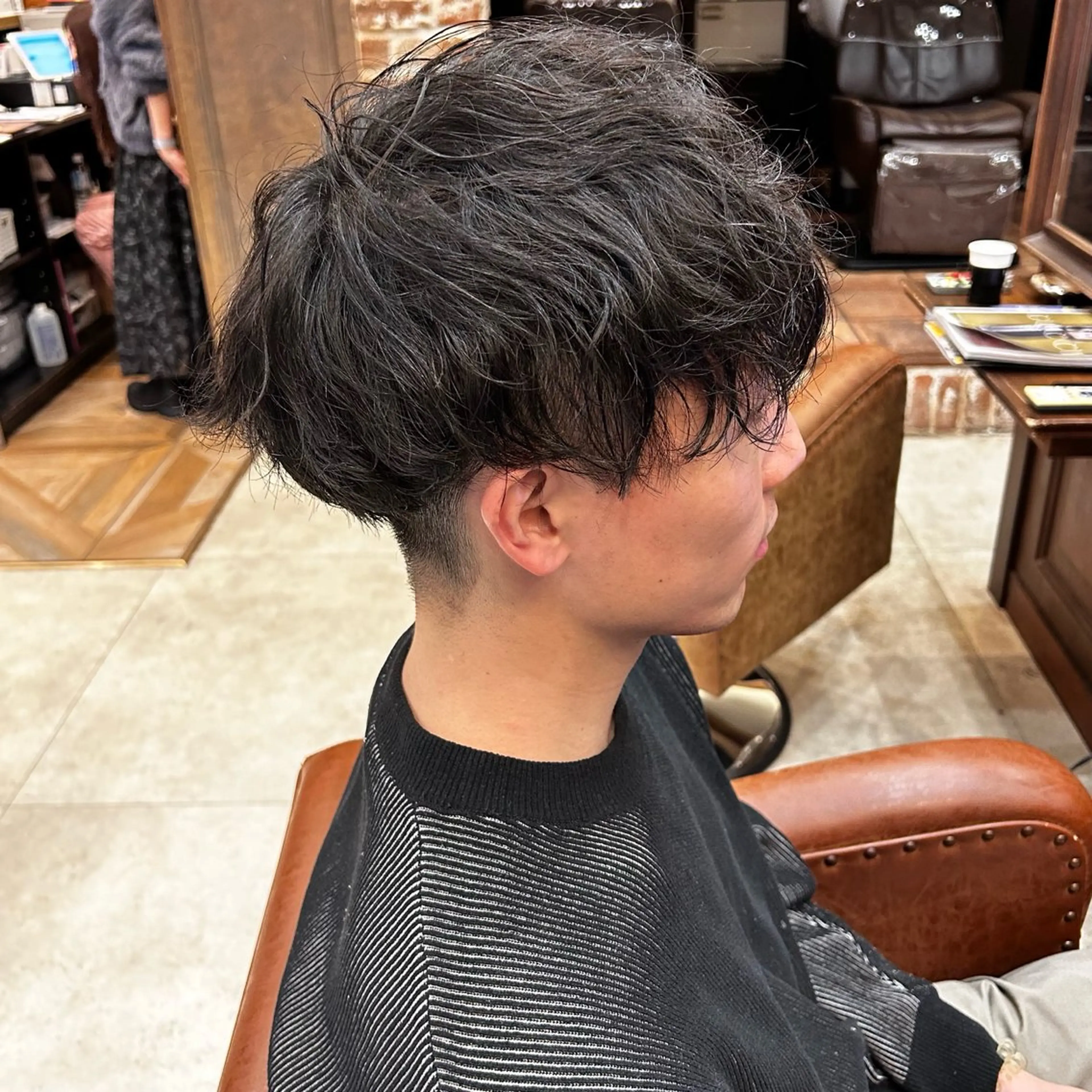 ショート パーマ メンズ 師岡 祐輔のヘアスタイル