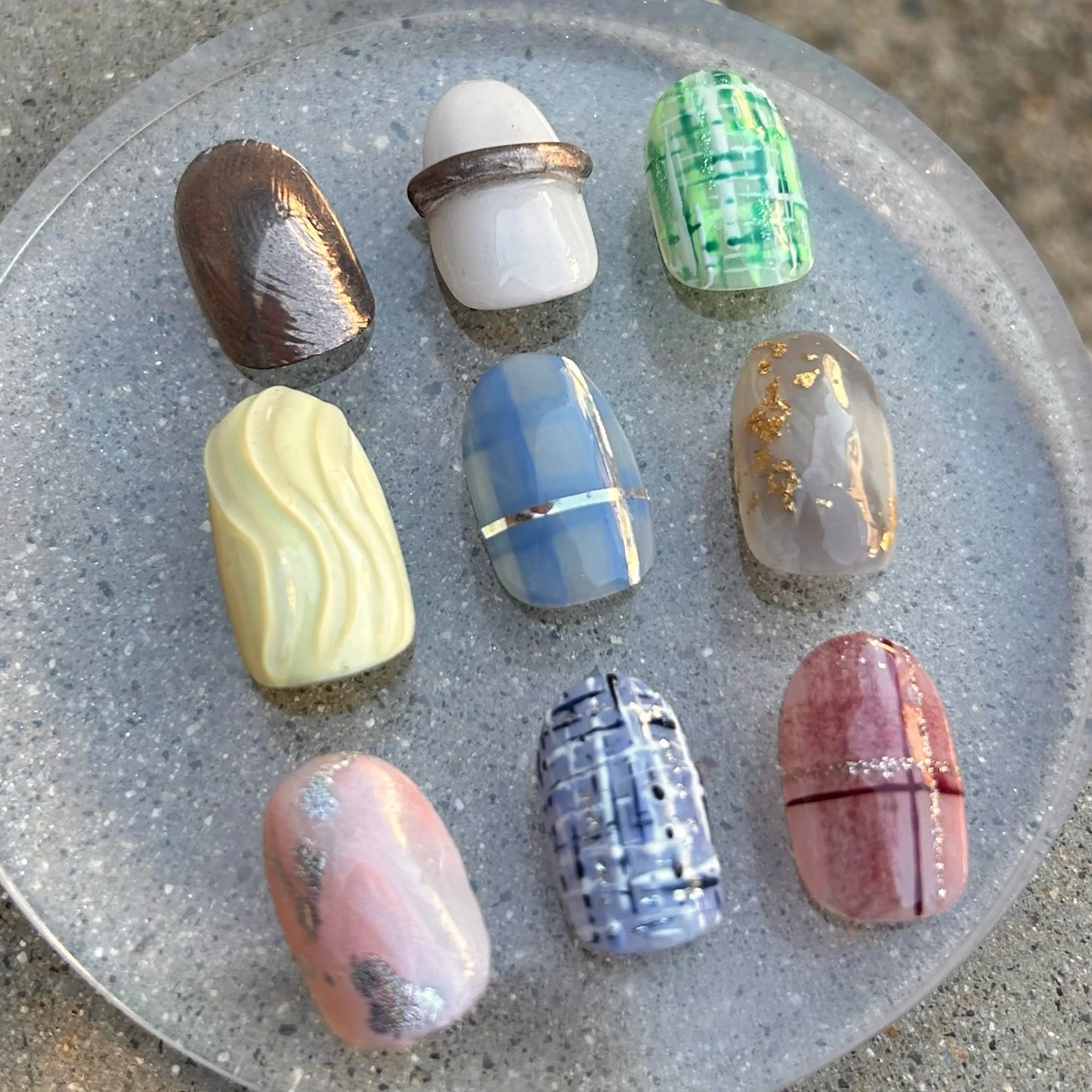 10/28〜期間限定!モデル価格からさらにお得【ハンド💅✨/アート2本🩵】サンプルからデザイン選択①(オフあり)の写真