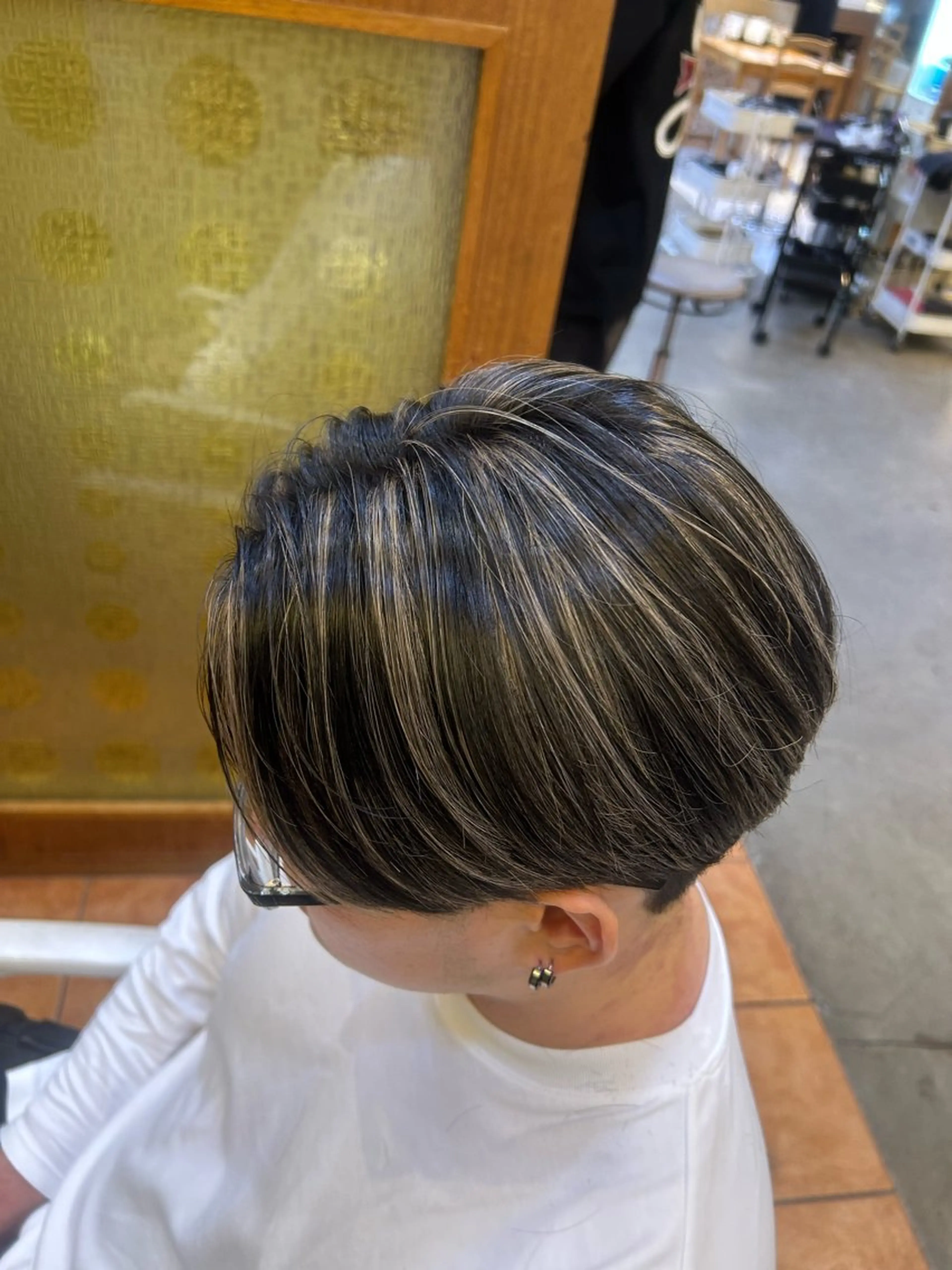 カラー メンズ センターパート メンズハイライト ハイライトカラー カット ヘアカラー メンズパーマ/ ハイライト　Tumのヘアスタイル